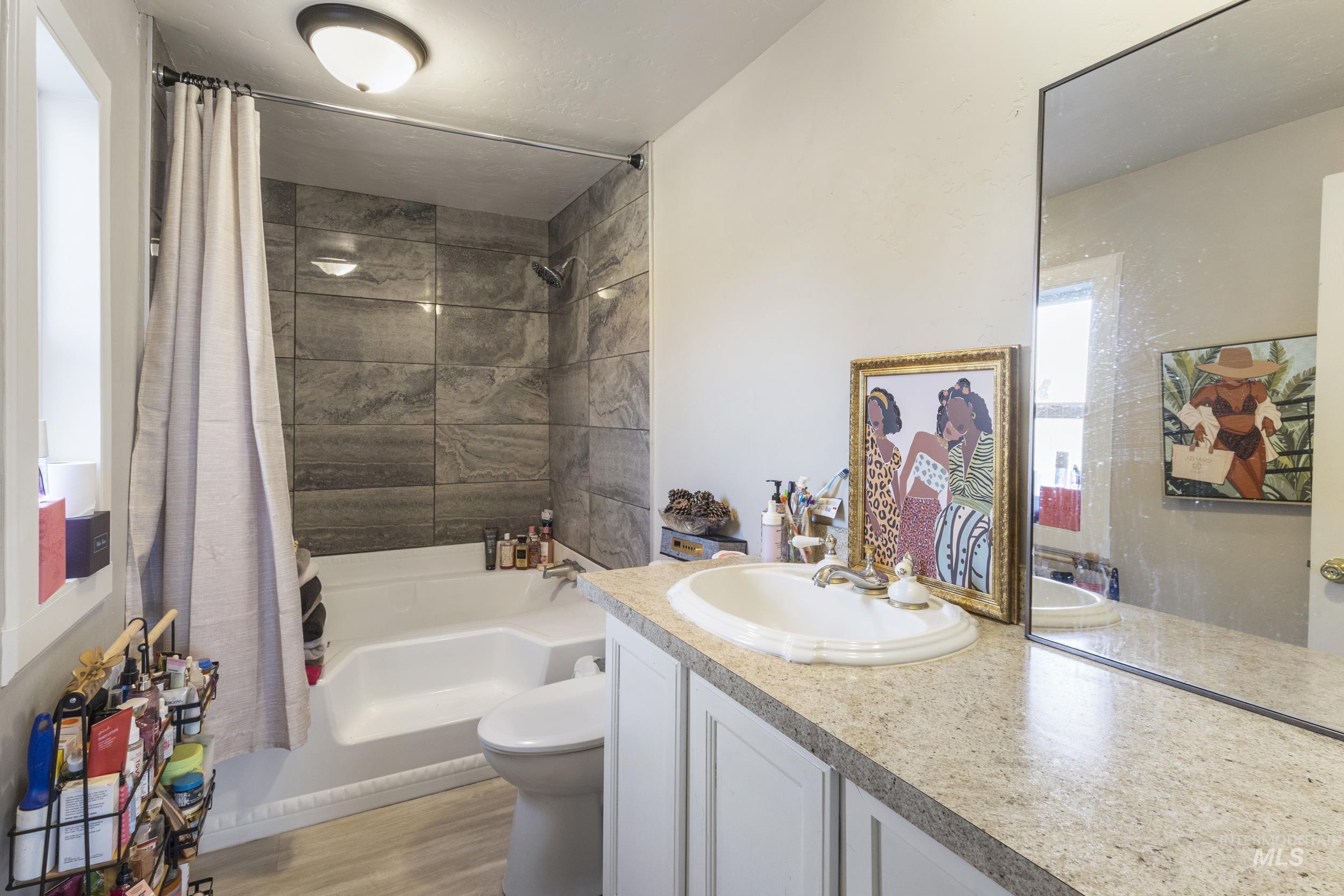 406 S Roswell Property Photo 2