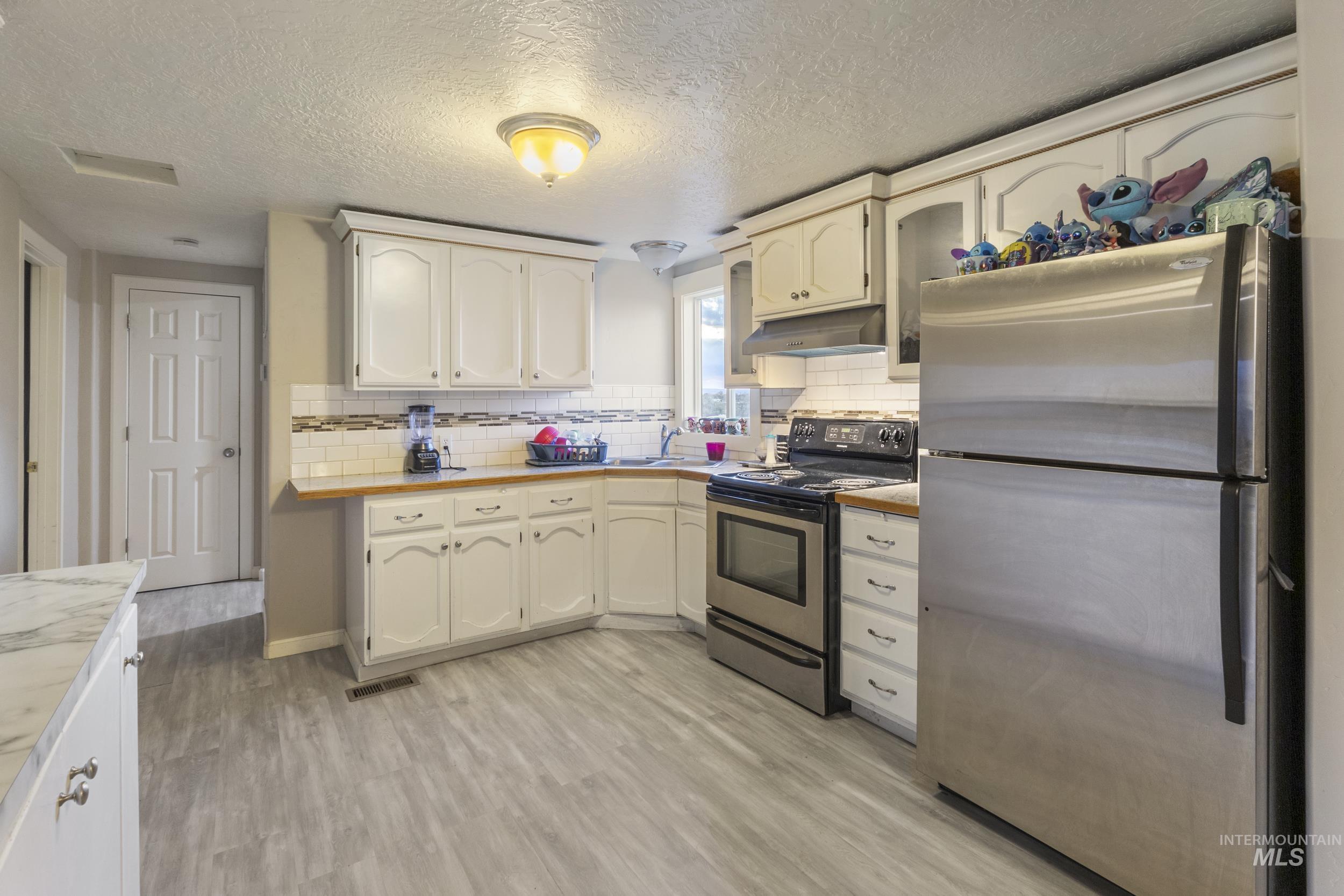 406 S Roswell Property Photo 4