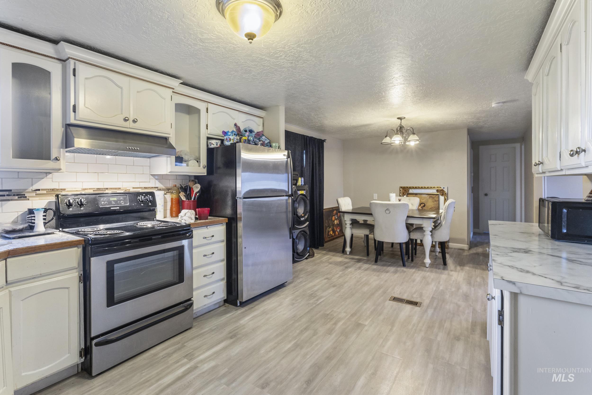406 S Roswell Property Photo 7