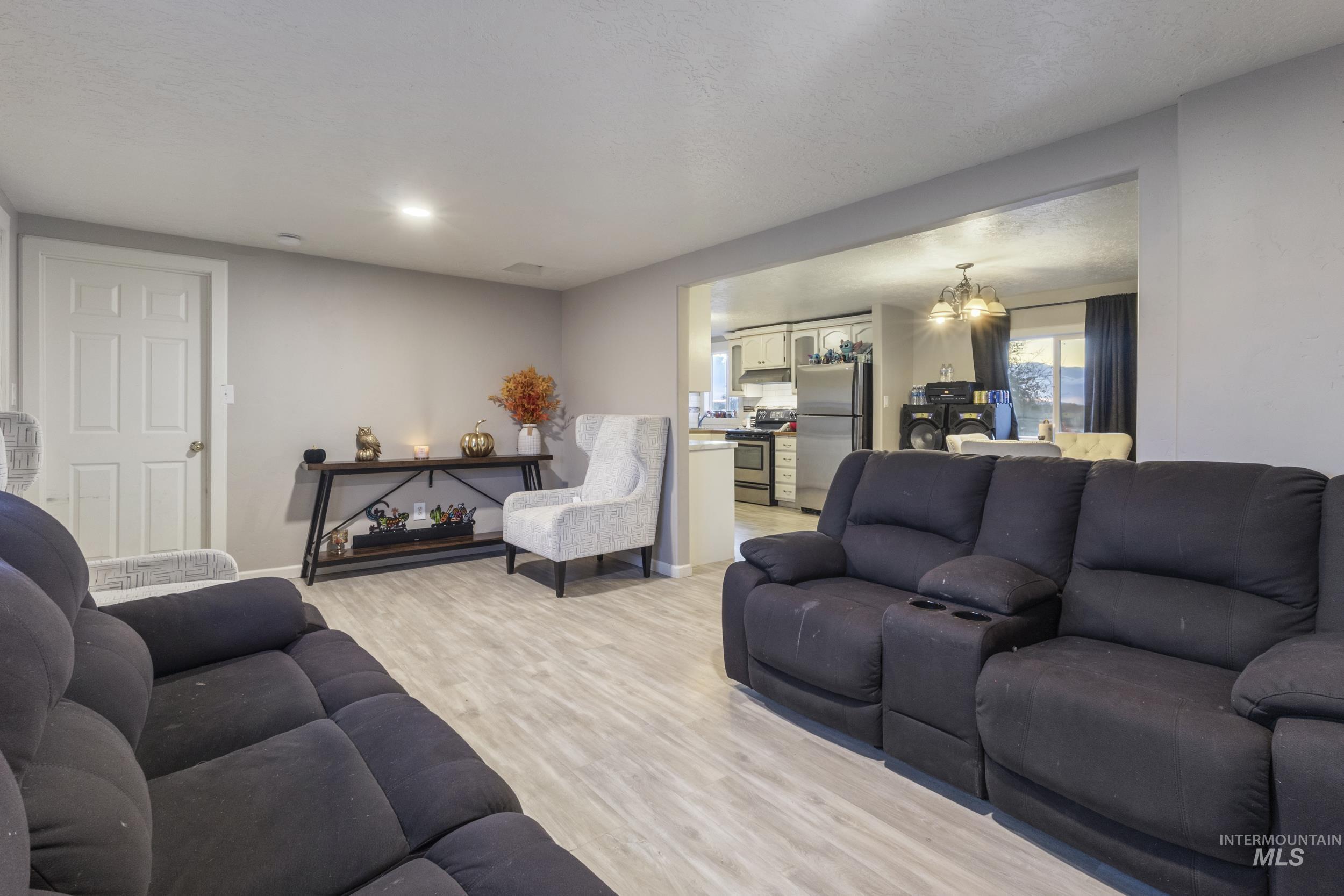406 S Roswell Property Photo 10