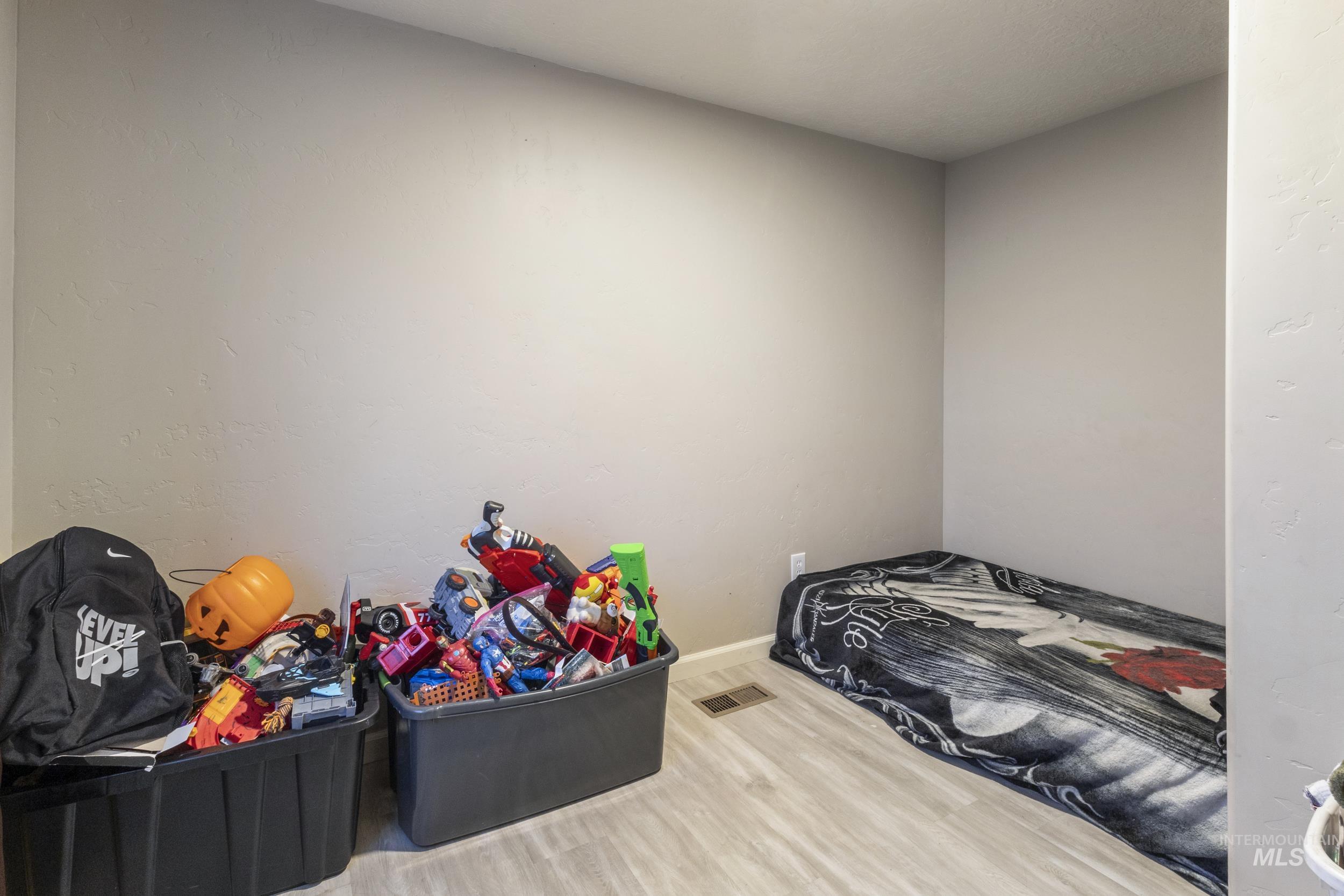 406 S Roswell Property Photo 11