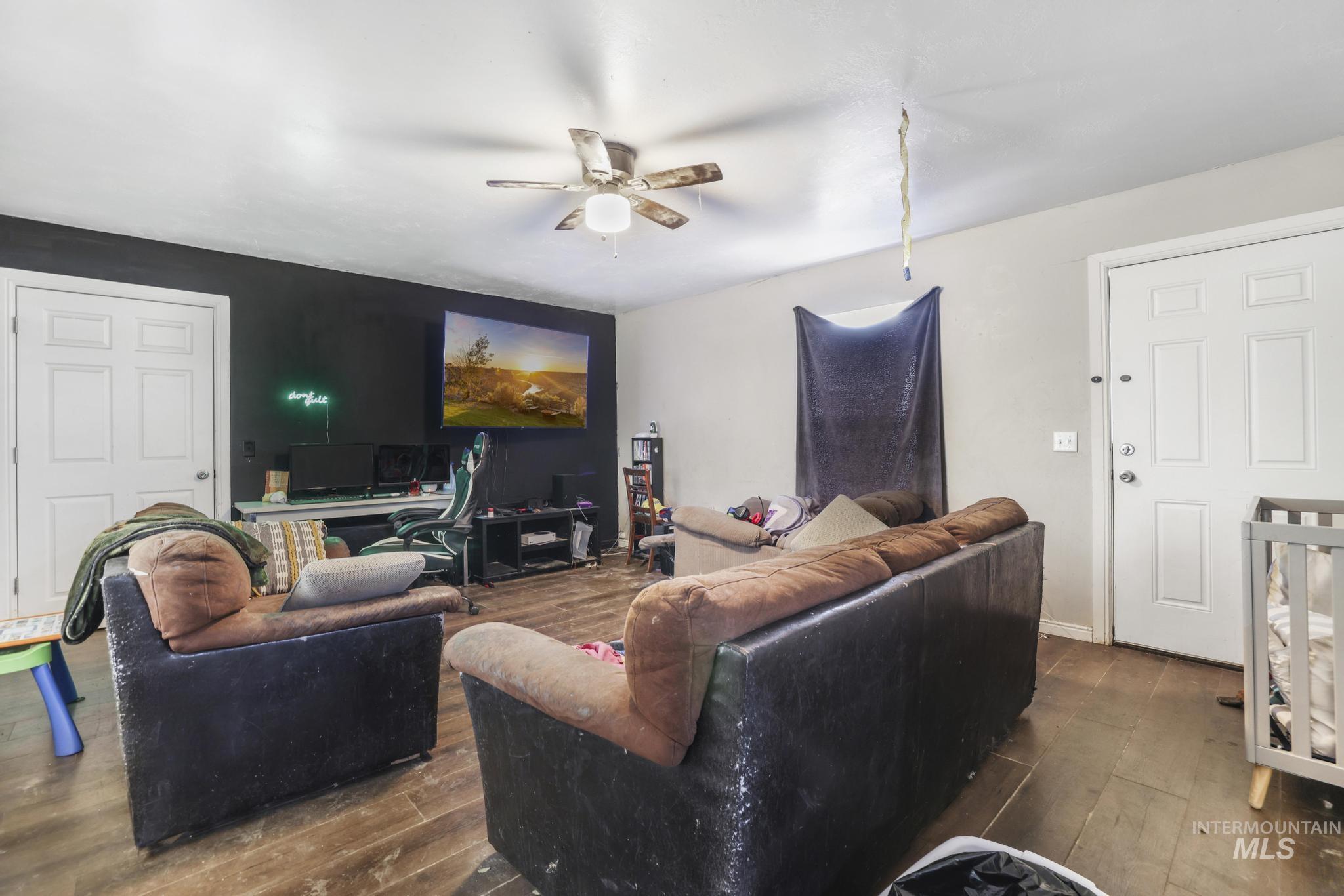 110 7th Street Property Photo 2