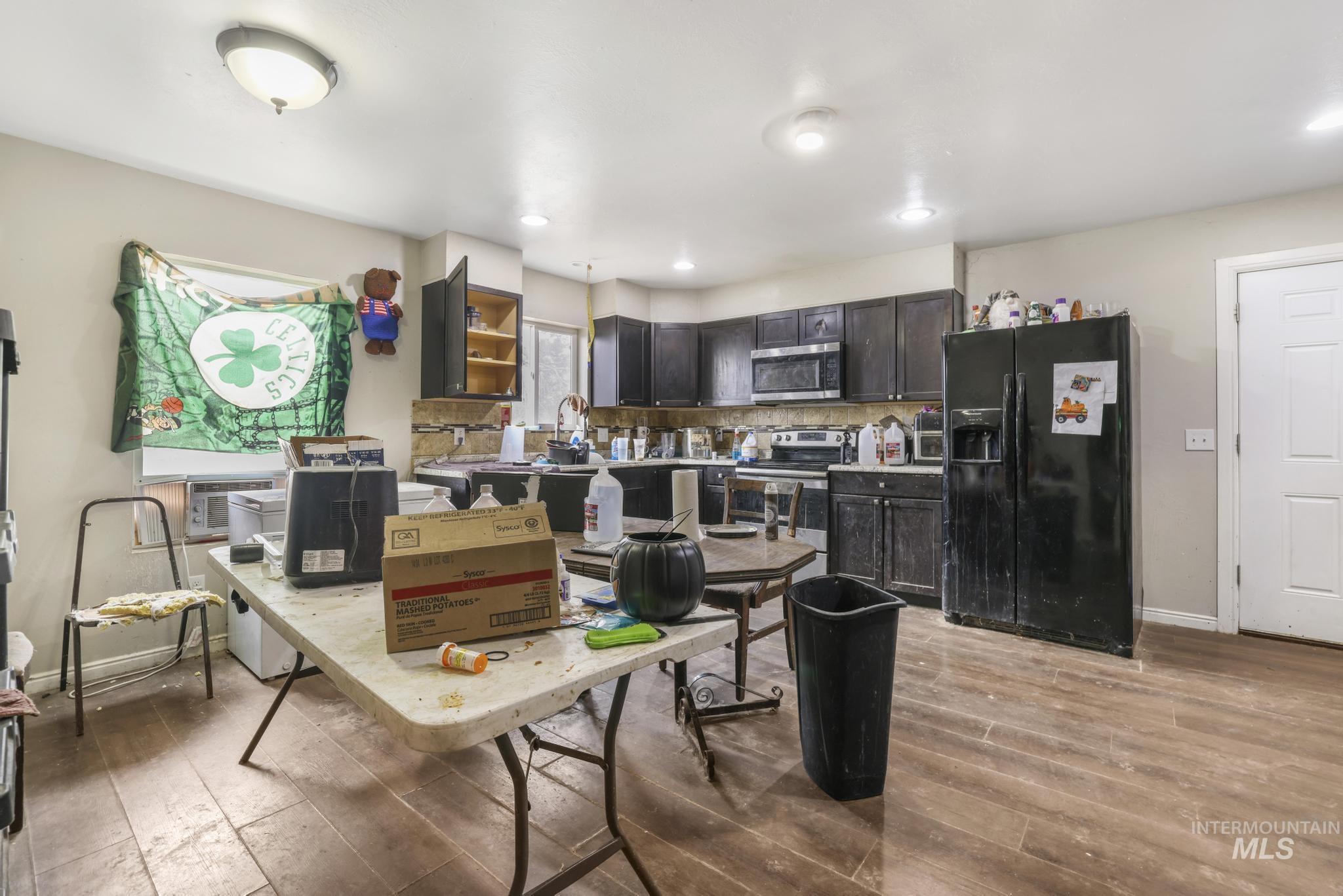 110 7th Street Property Photo 6