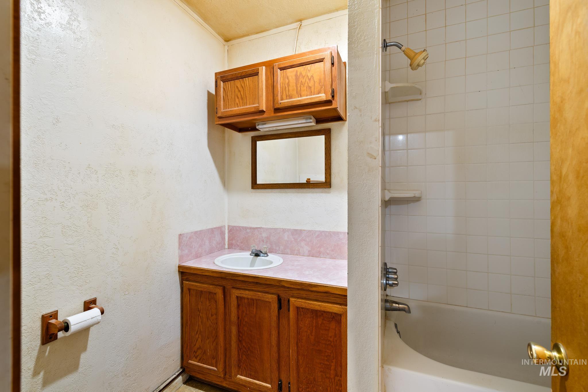 2548 N 18th East St Property Photo 37