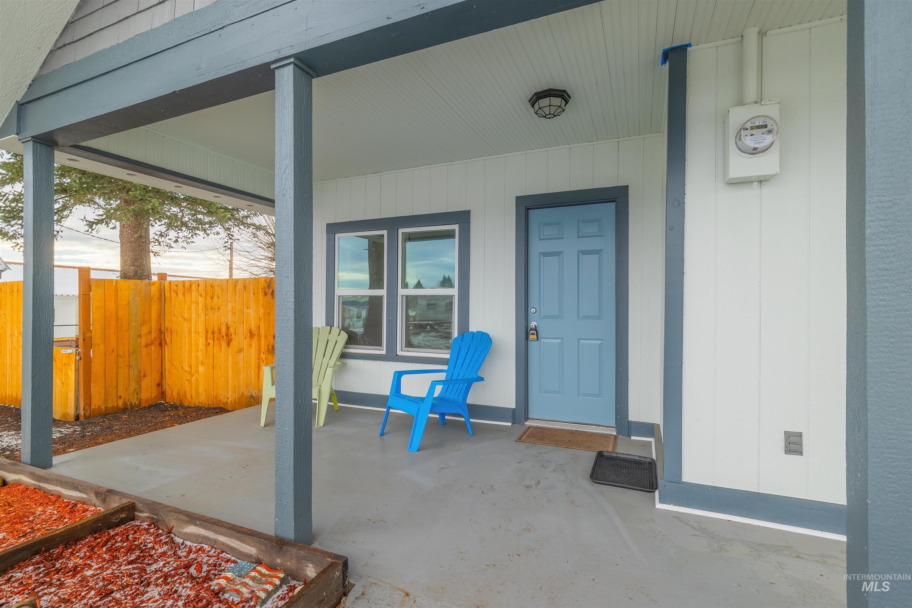 407 Wood Street Property Photo 3