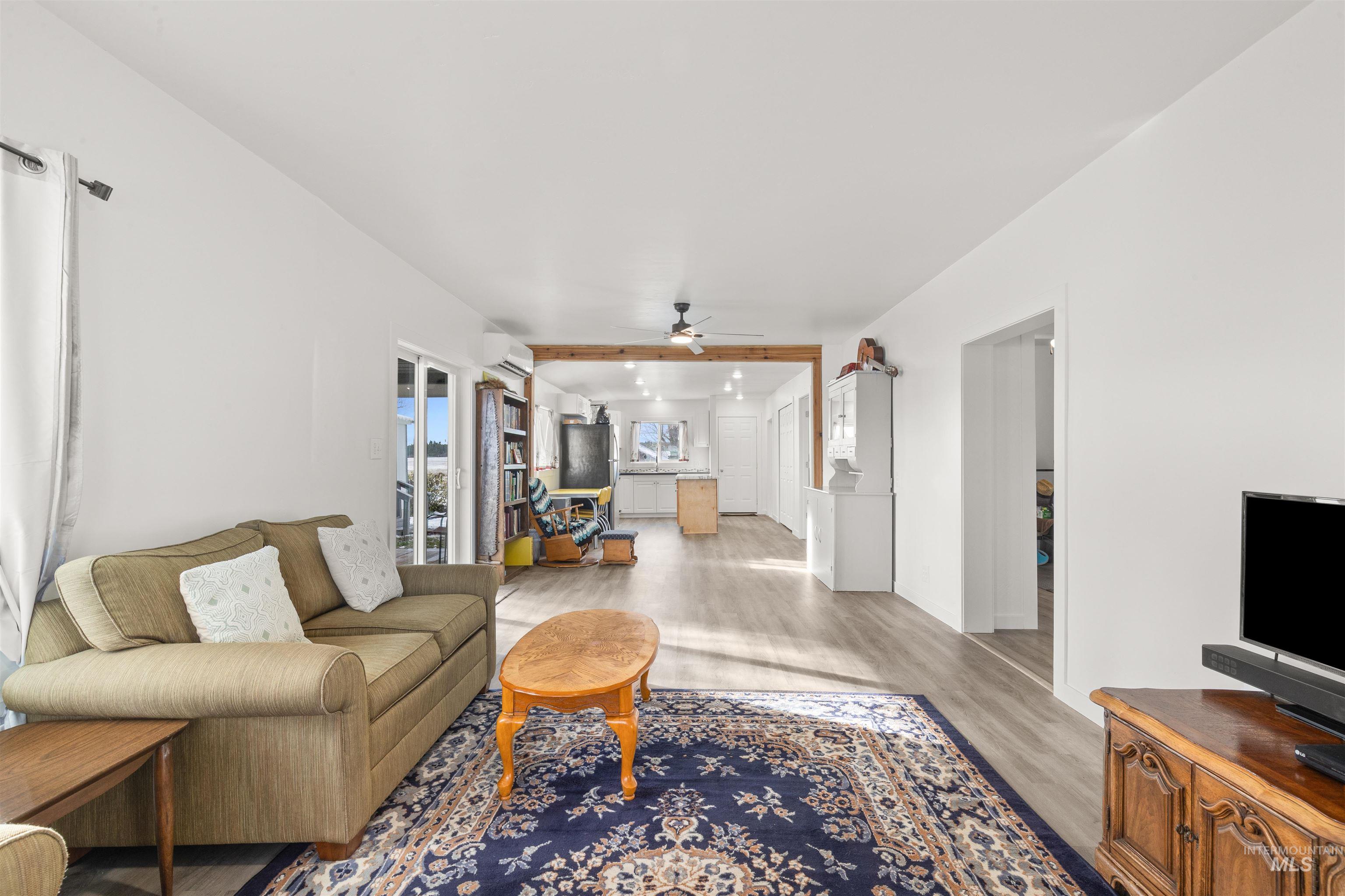 407 Wood Street Property Photo 5