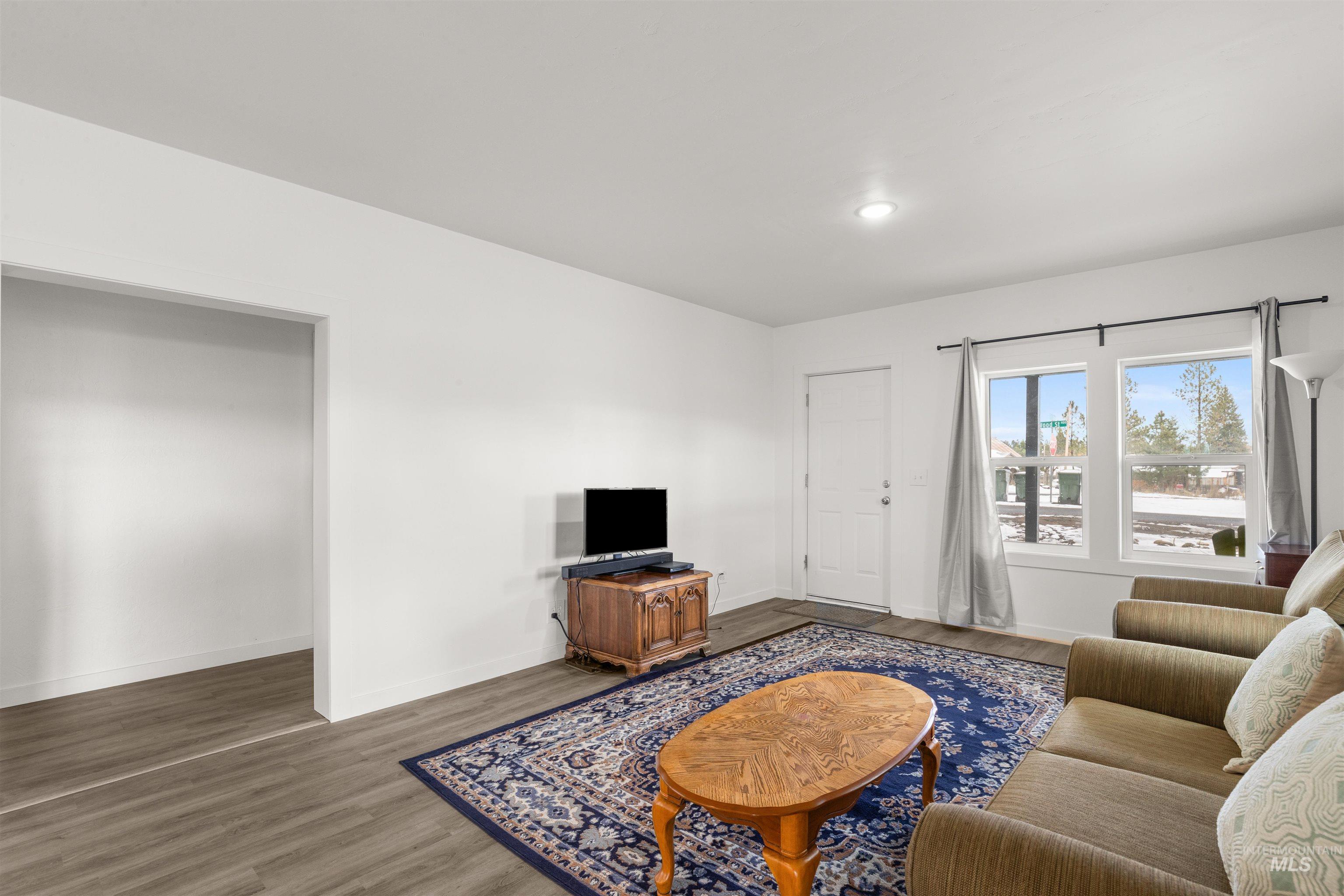 407 Wood Street Property Photo 8