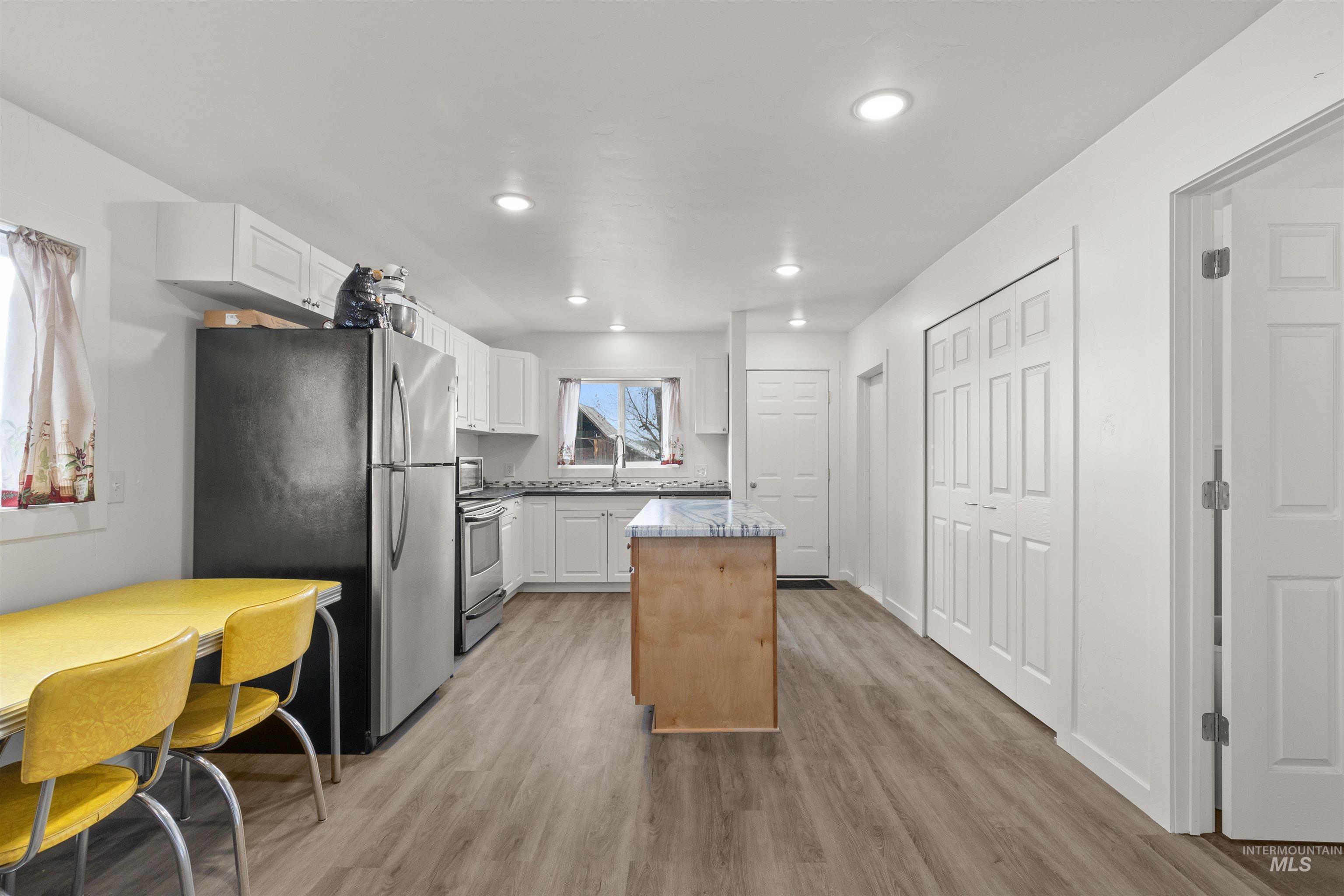 407 Wood Street Property Photo 10