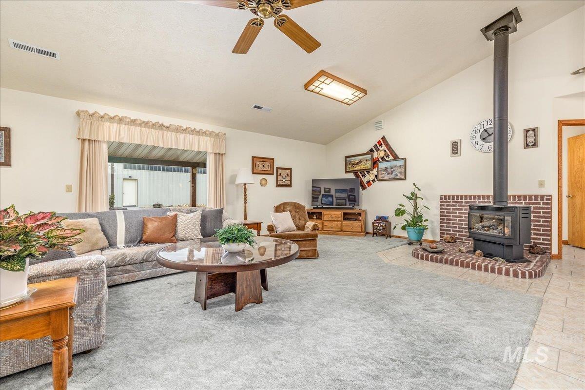 10514 Airpark Loop Property Photo 4