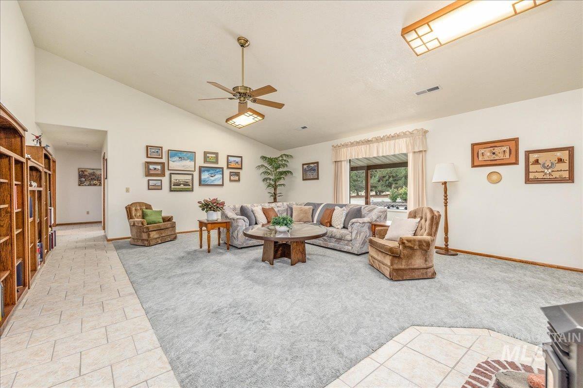 10514 Airpark Loop Property Photo 5