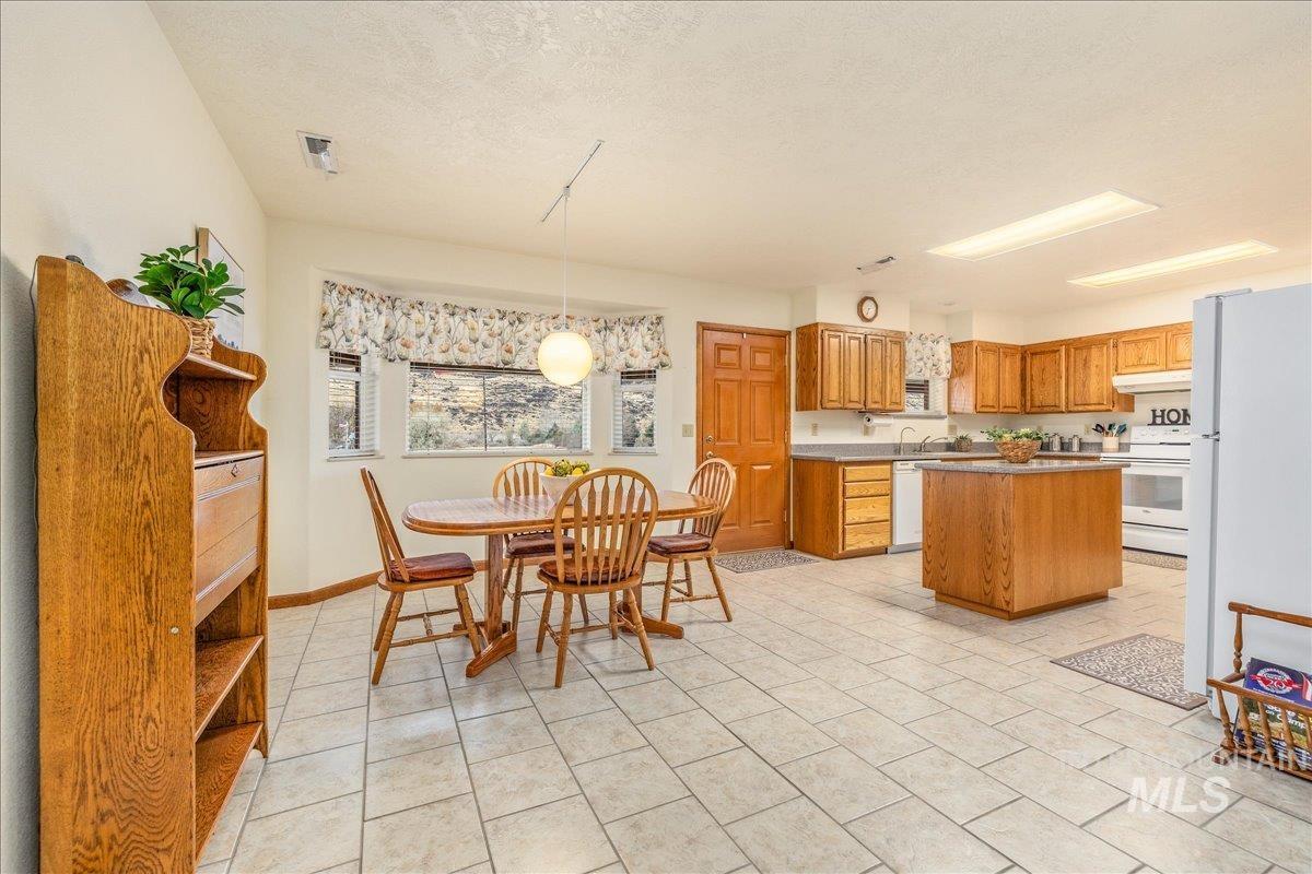 10514 Airpark Loop Property Photo 9