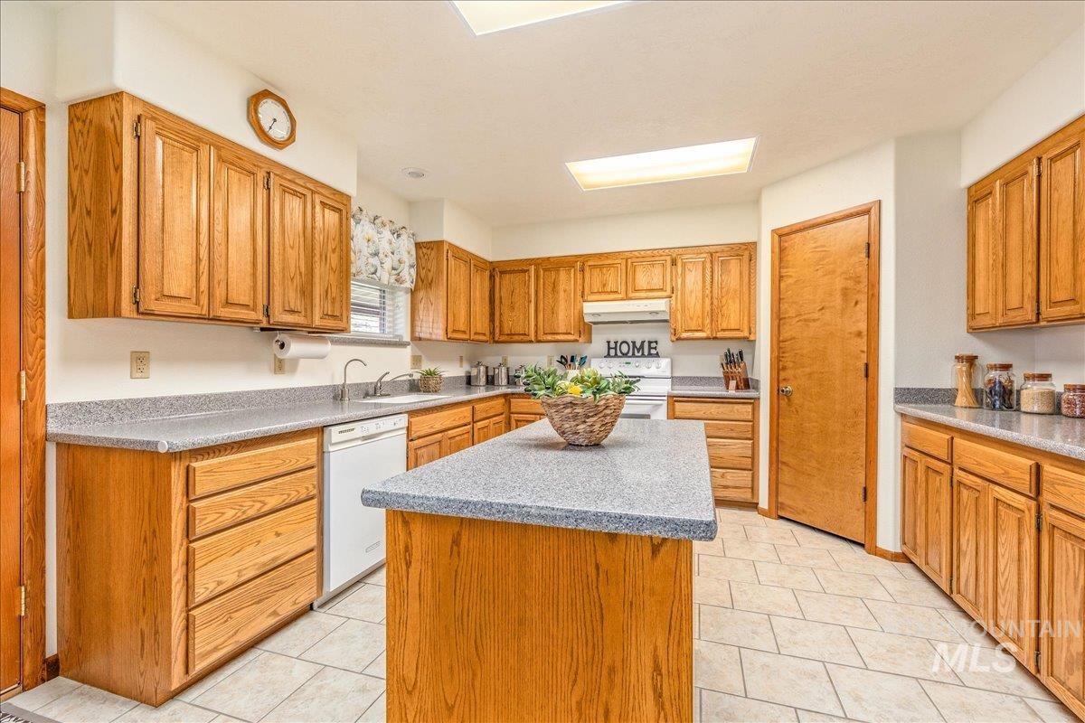 10514 Airpark Loop Property Photo 11