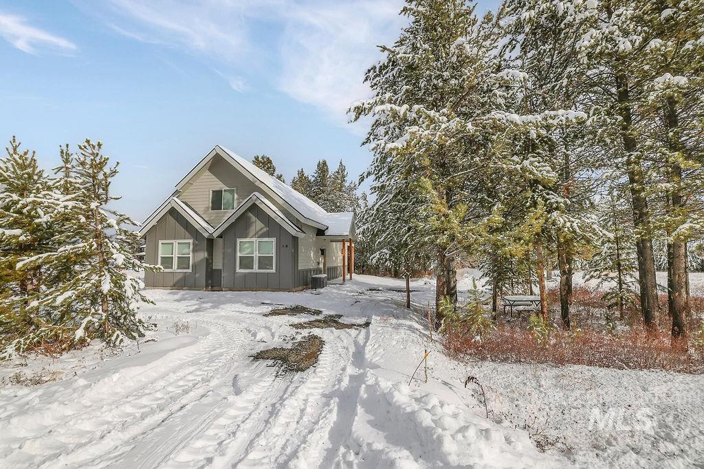 18 White Fir Loop Property Photo 1