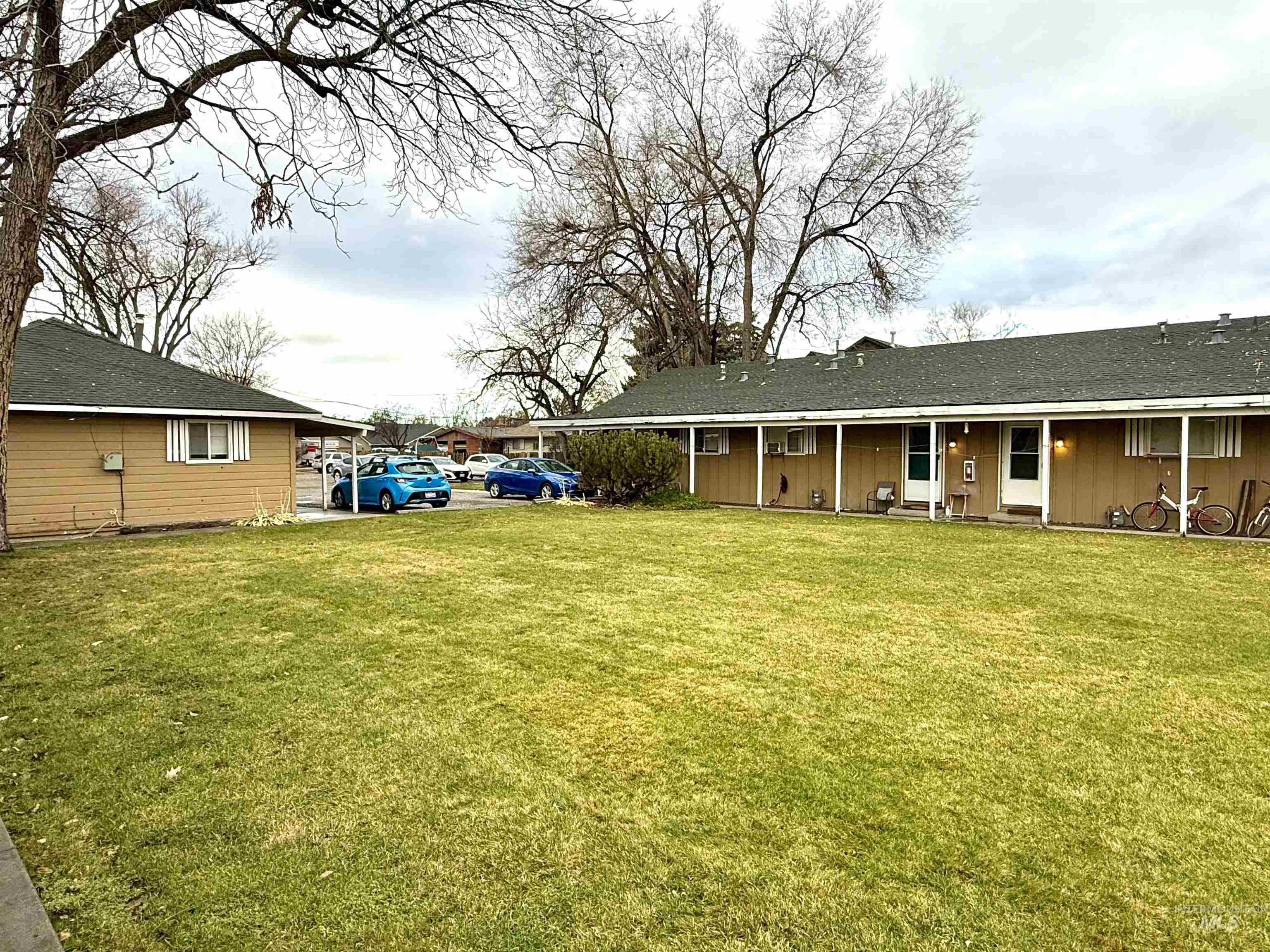 2220 S Hervey Property Photo 5