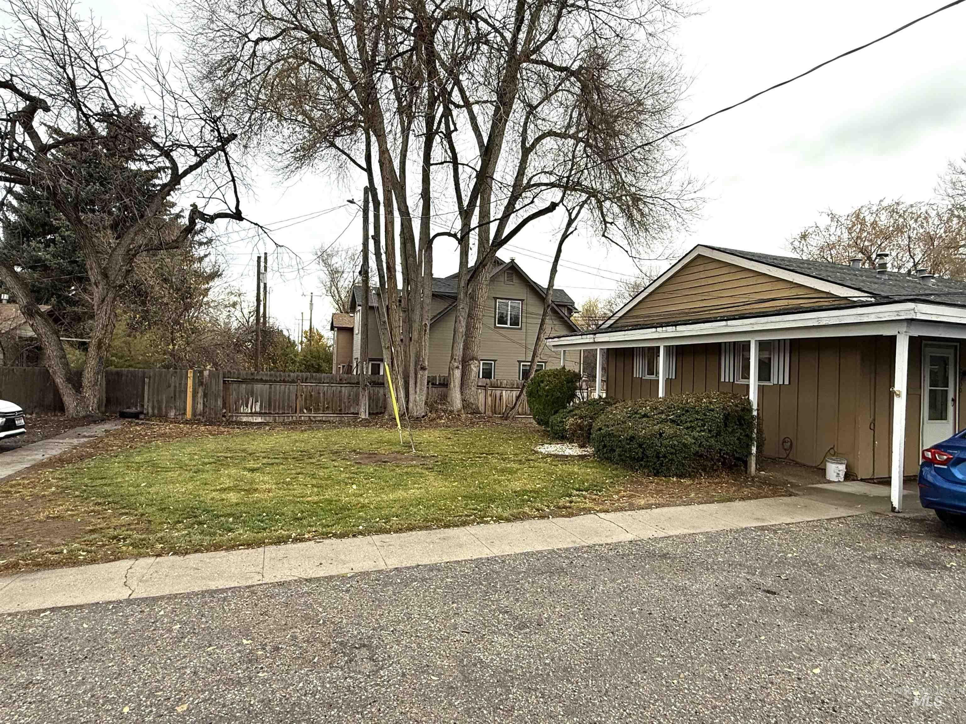 2220 S Hervey Property Photo 6