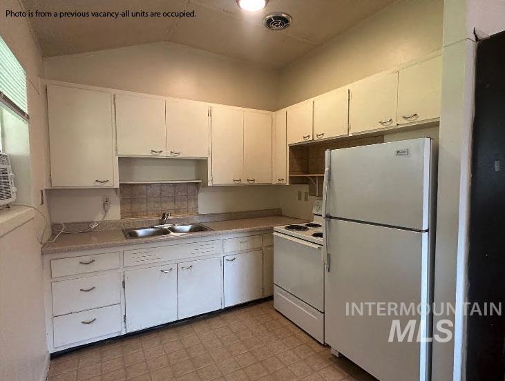 2220 S Hervey Property Photo 10