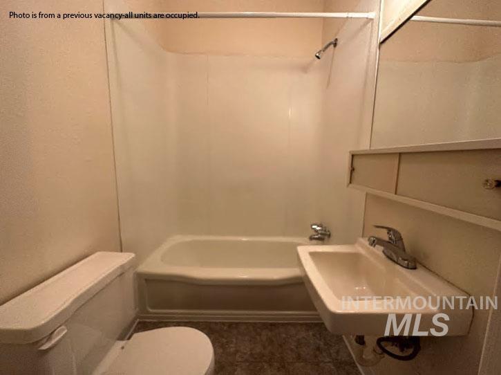 2220 S Hervey Property Photo 20
