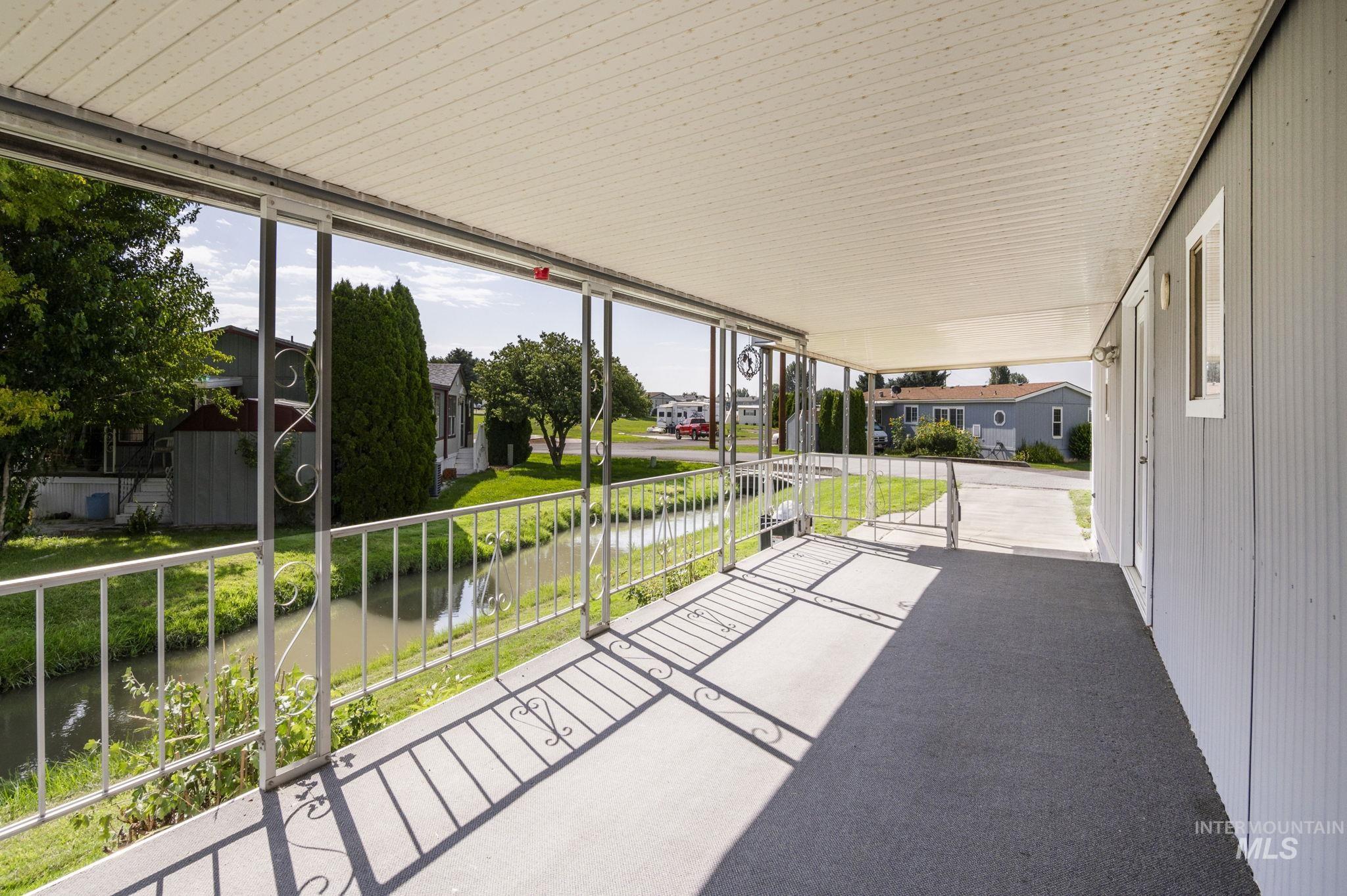 450 Poleline Property Photo 4