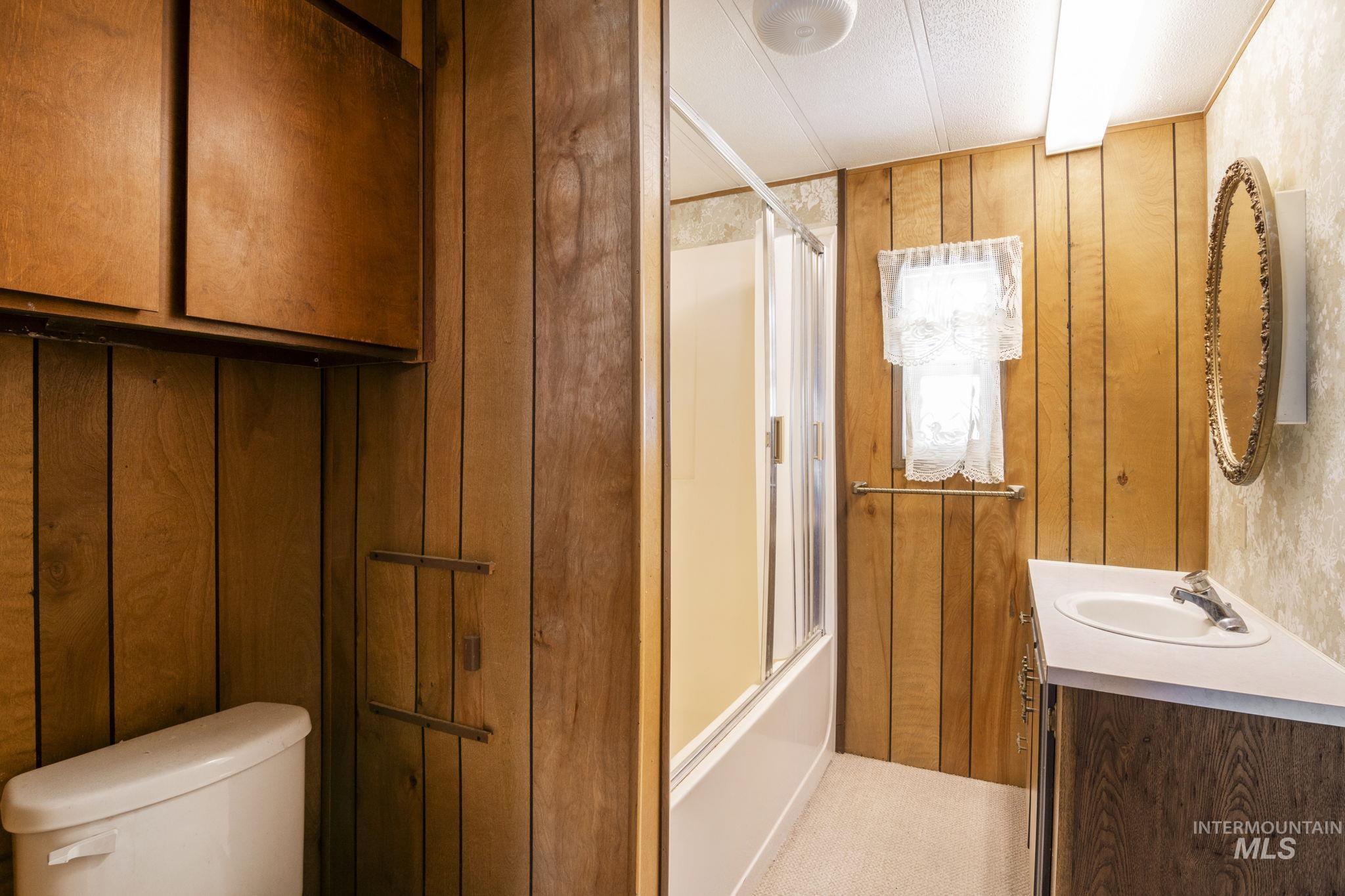 450 Poleline Property Photo 20