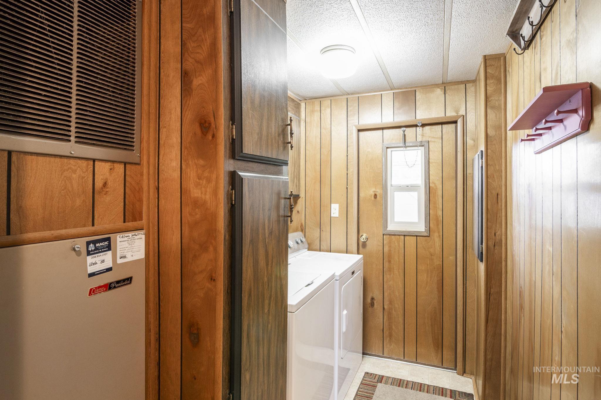 450 Poleline Property Photo 21