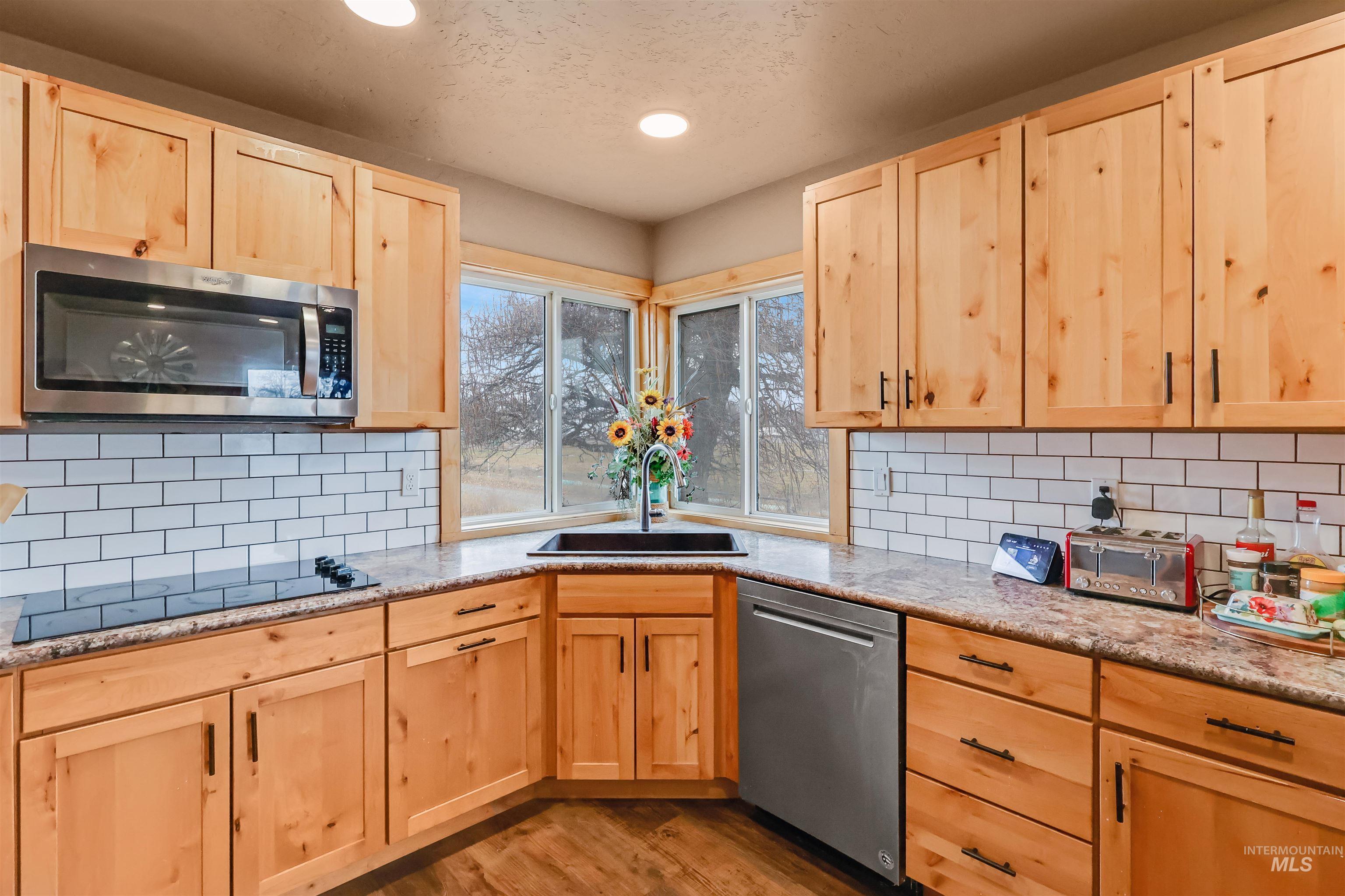 136 S 100 W Property Photo 4