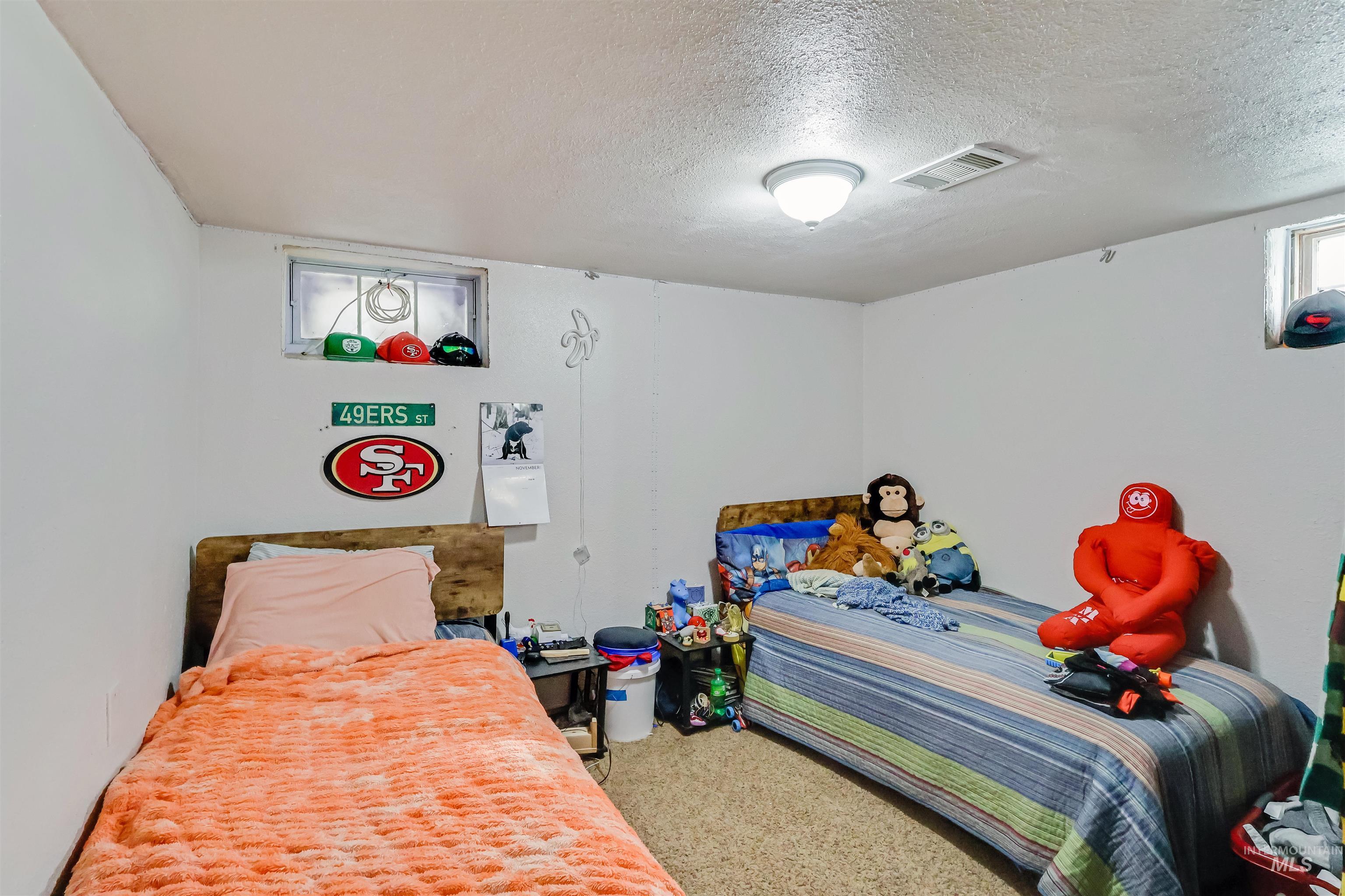 136 S 100 W Property Photo 21