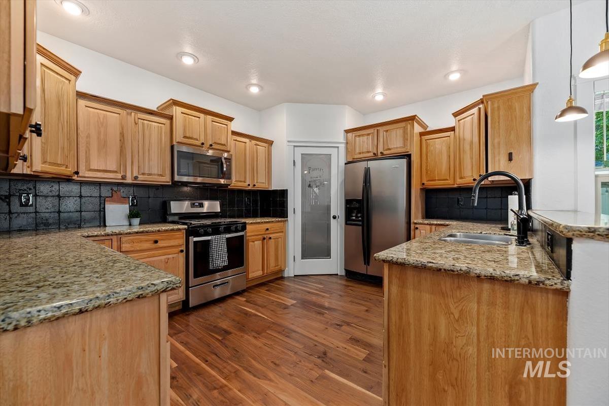6619 W Dufferin Ct Property Photo 4