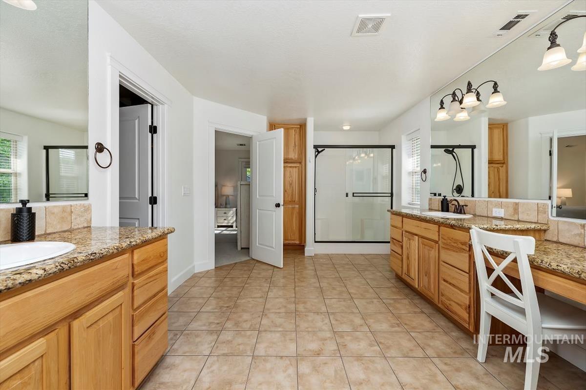 6619 W Dufferin Ct Property Photo 7