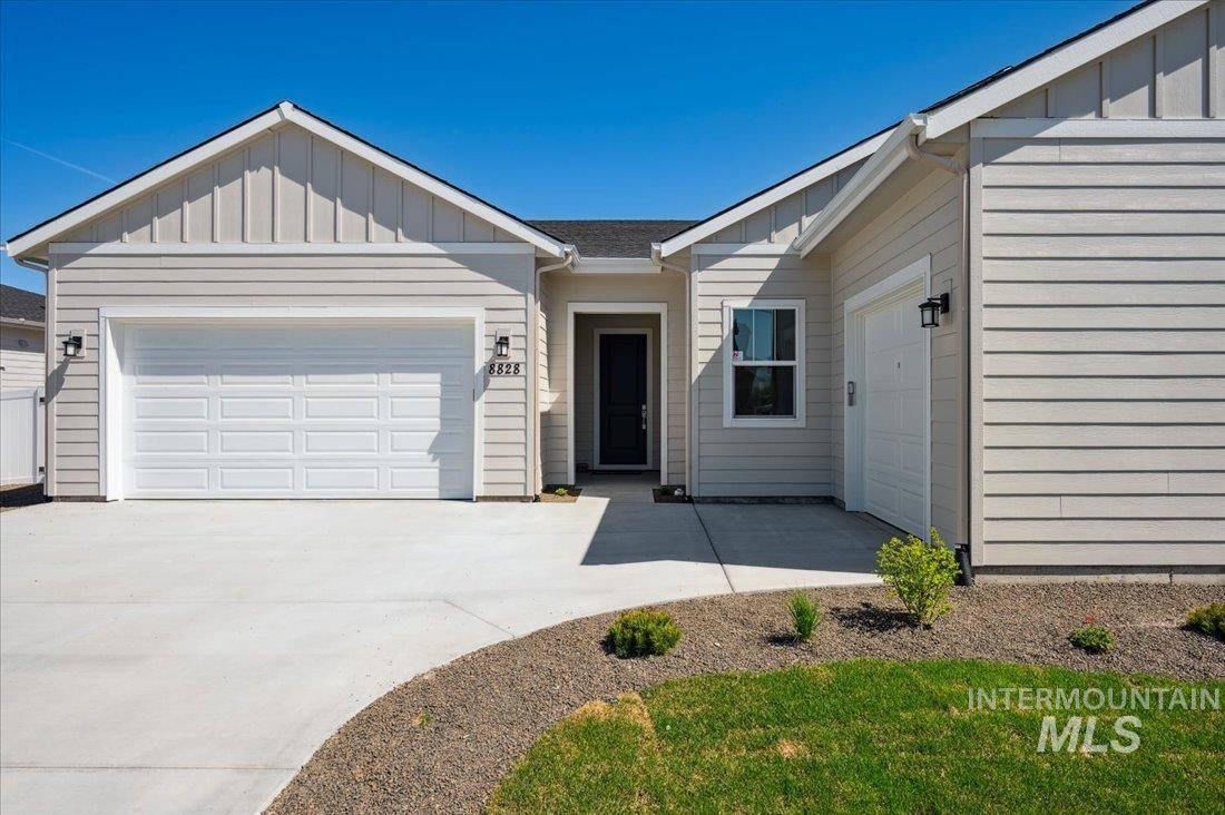 8828 S Waterclover Way Property Photo 2