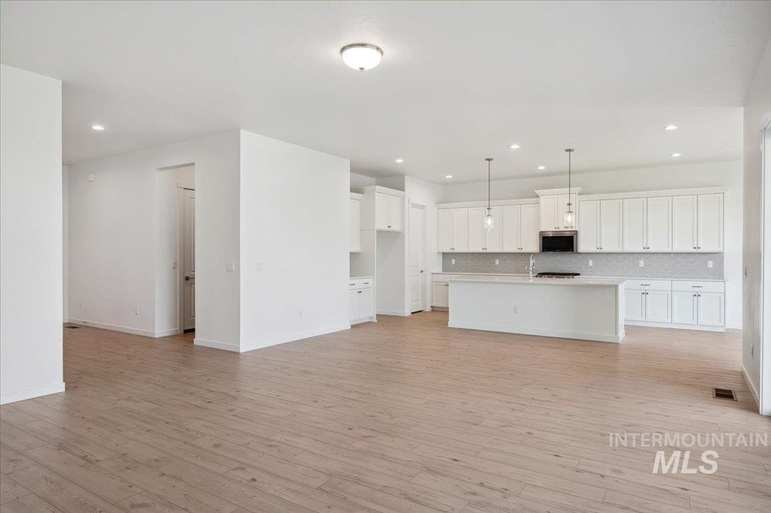 8828 S Waterclover Way Property Photo 5
