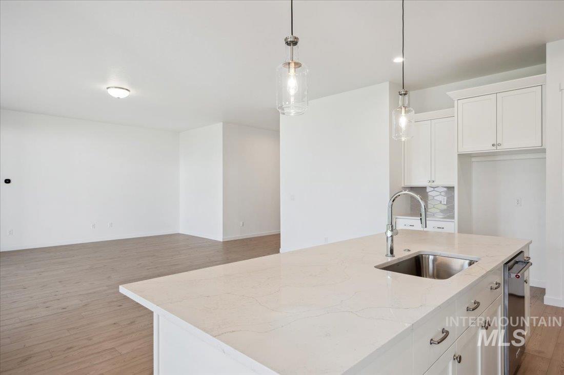 8828 S Waterclover Way Property Photo 6