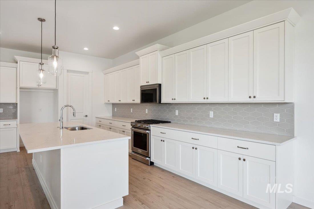 8828 S Waterclover Way Property Photo 12