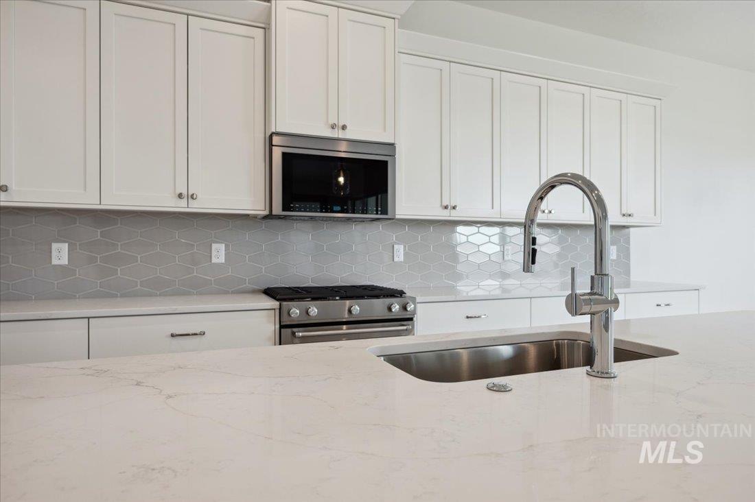 8828 S Waterclover Way Property Photo 15