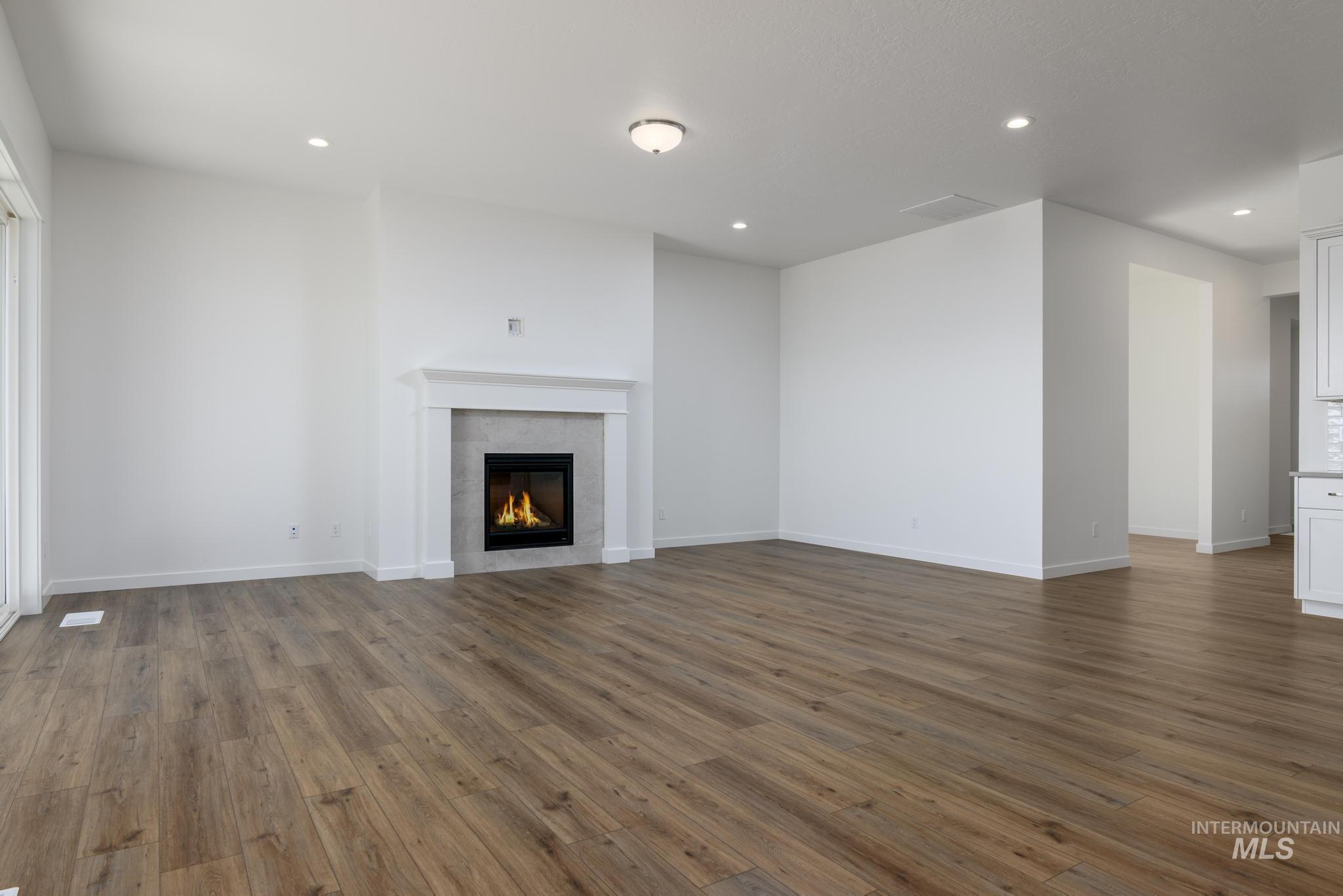 2372 N Leatherwood Ave. Property Photo 5