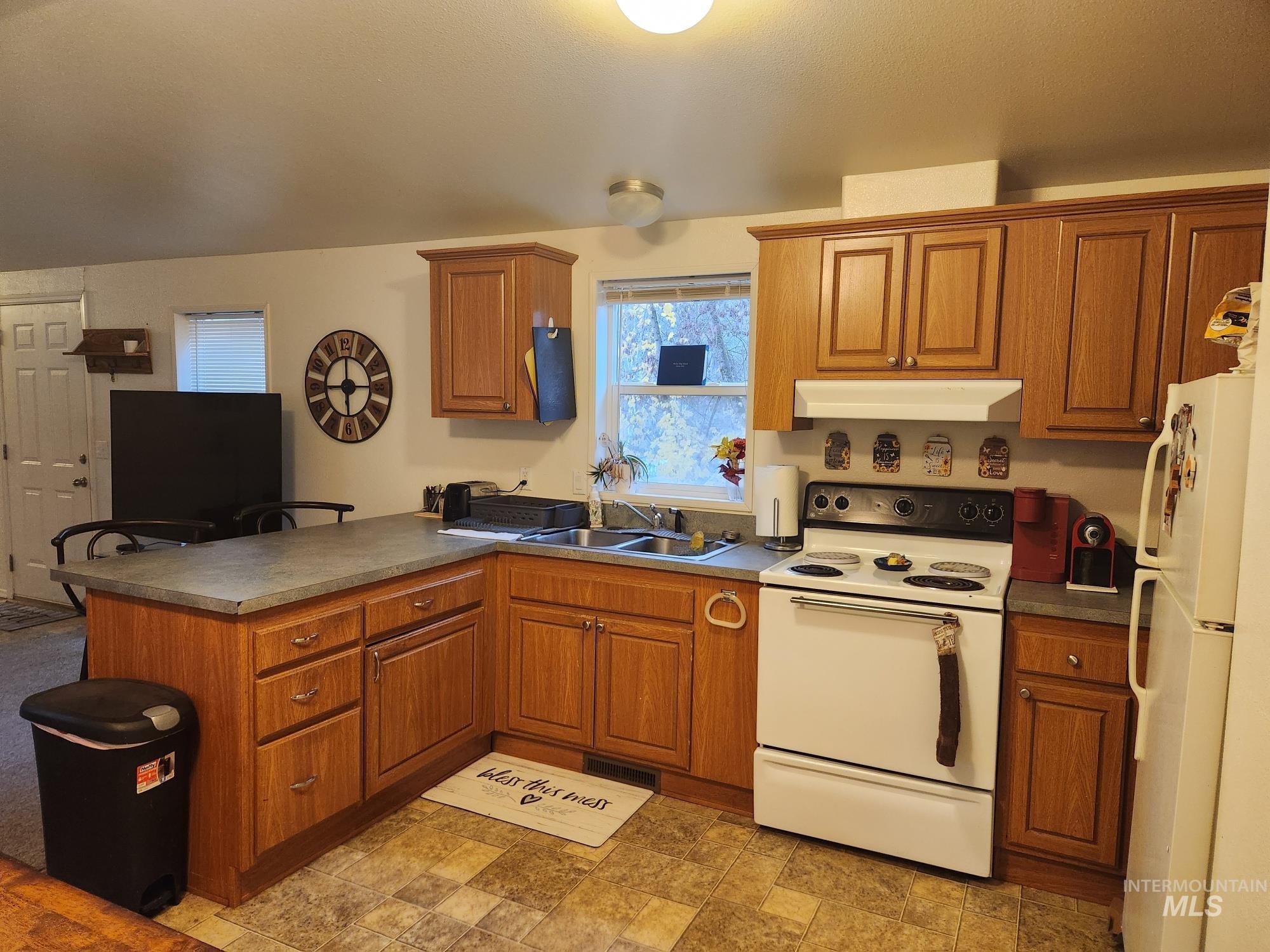 135 N Marion St Property Photo 6