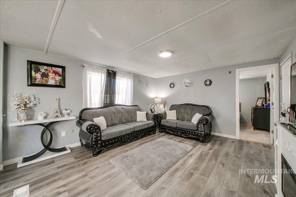 5015 E Ustick Rd. Property Photo 5