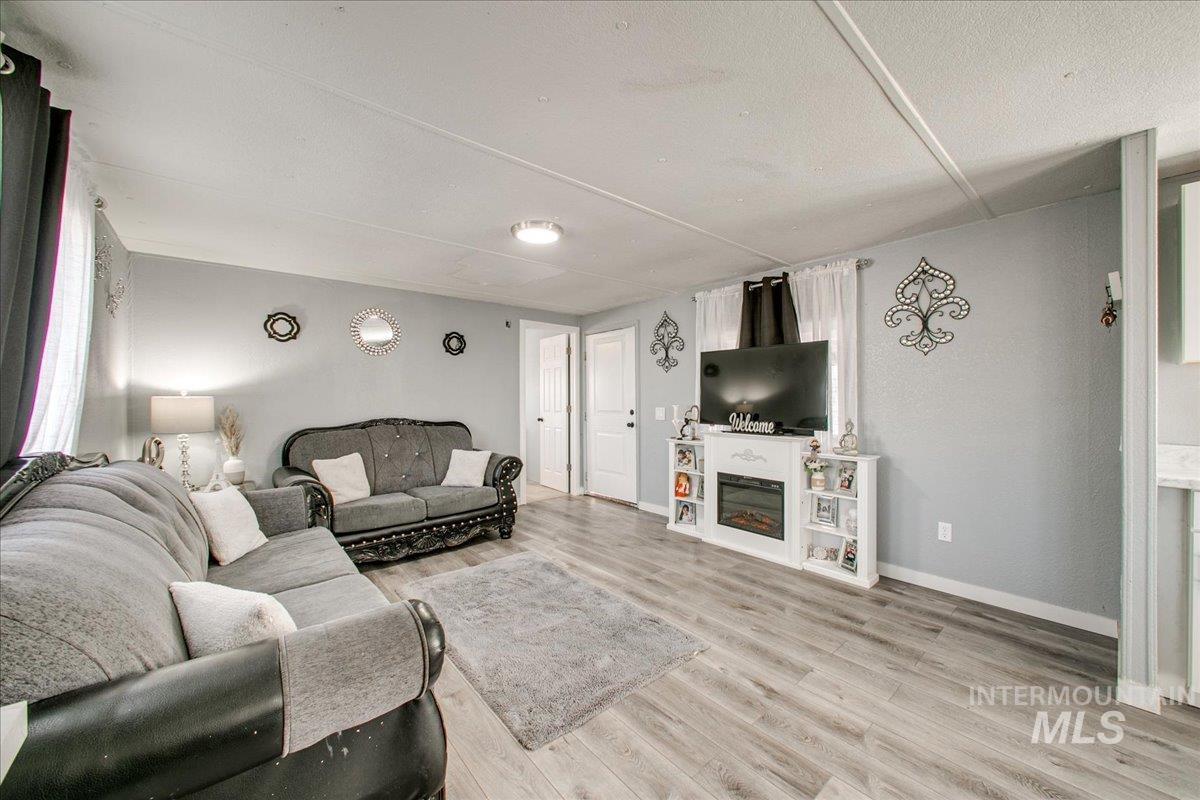 5015 E Ustick Rd. Property Photo 6