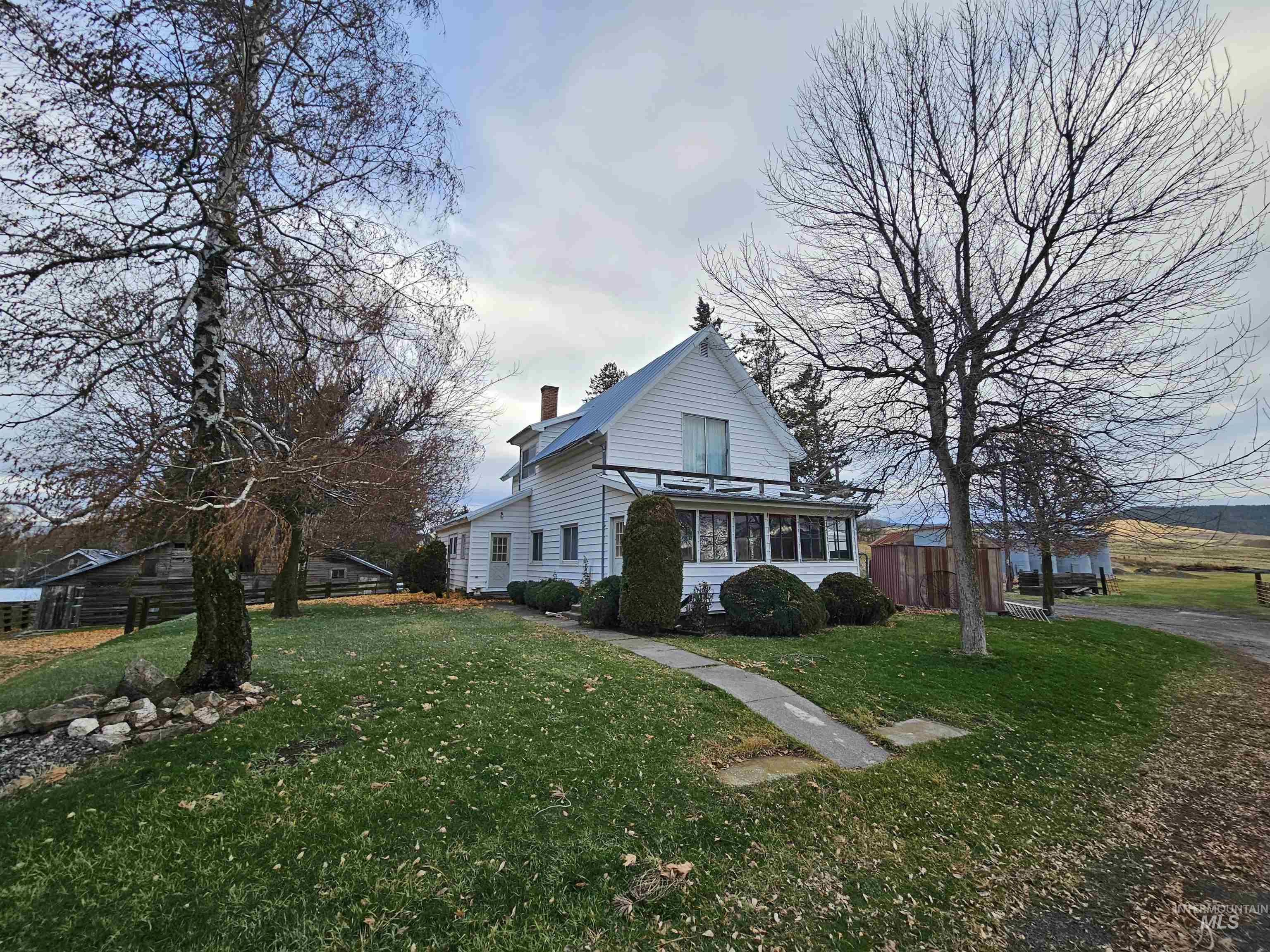 601 E Main St Property Photo