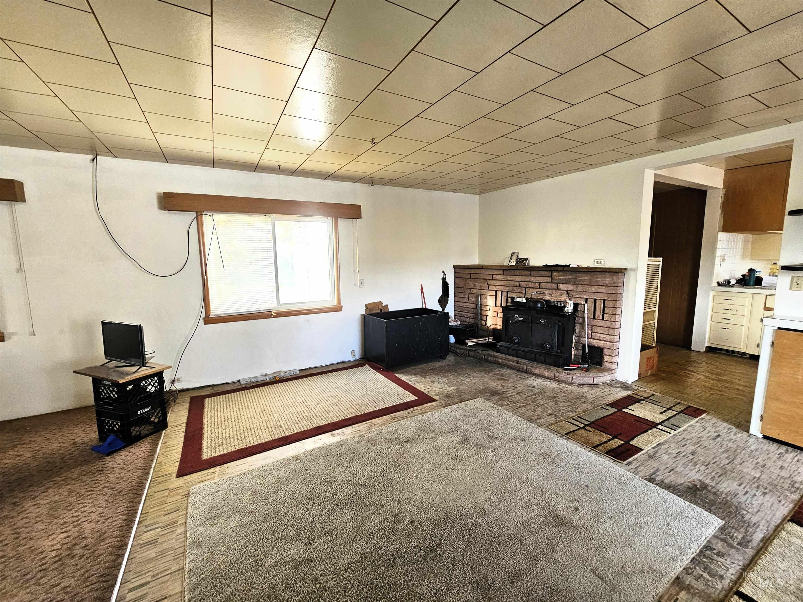 601 E Main St Property Photo 16