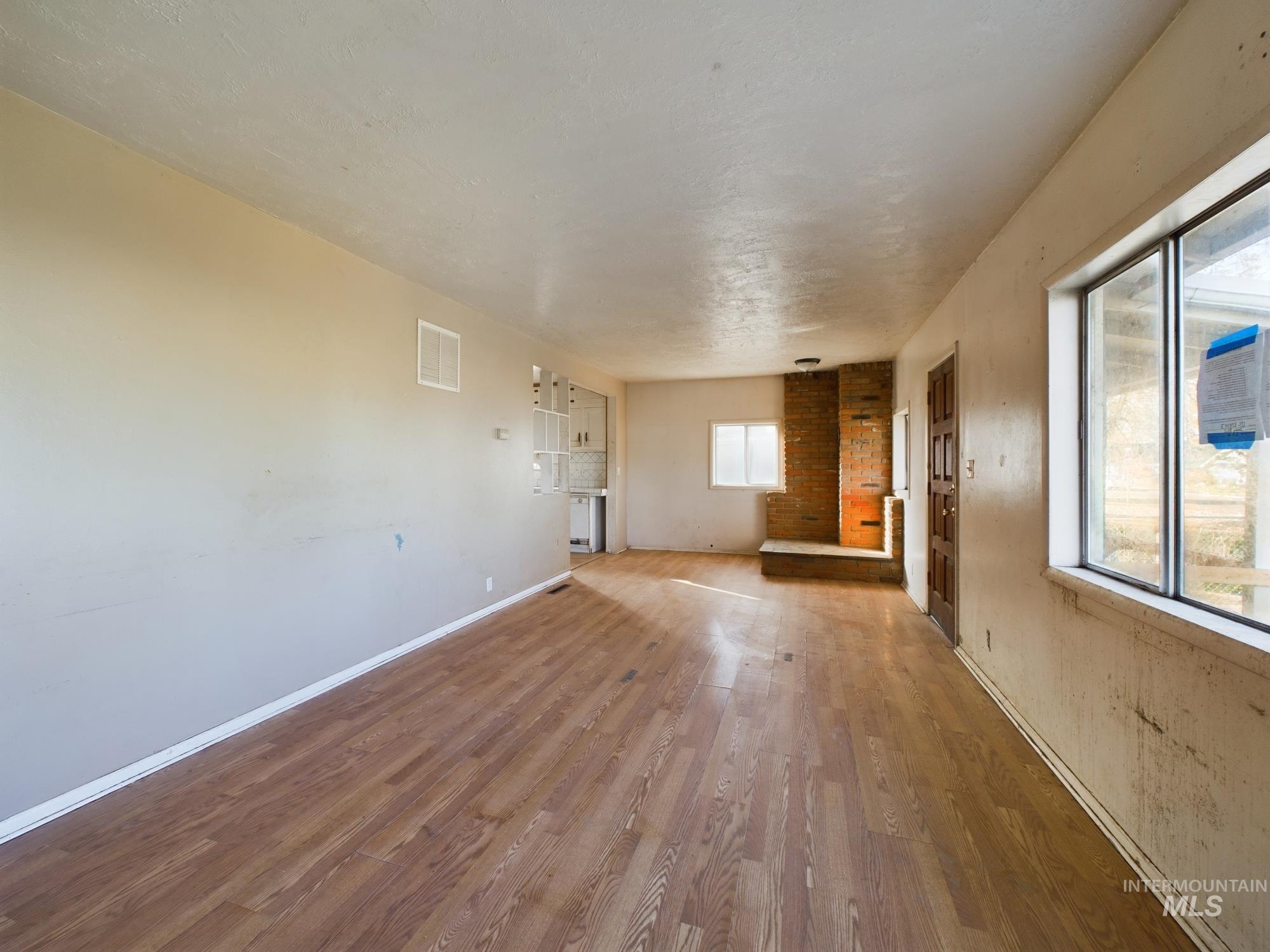 1510 1st Ave S Property Photo 3