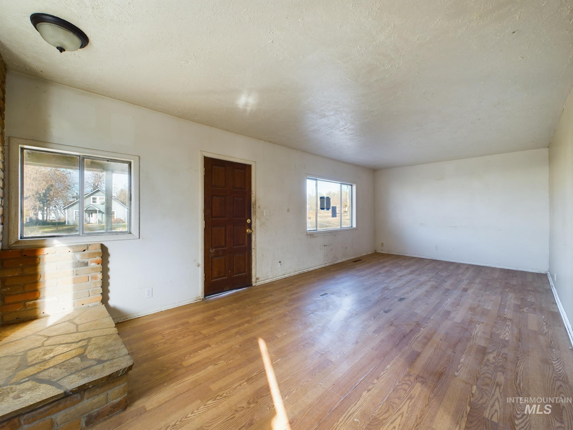 1510 1st Ave S Property Photo 4