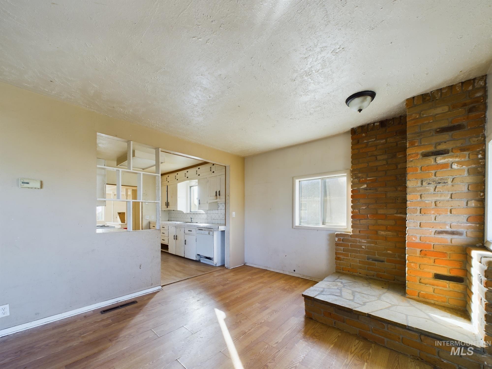 1510 1st Ave S Property Photo 6