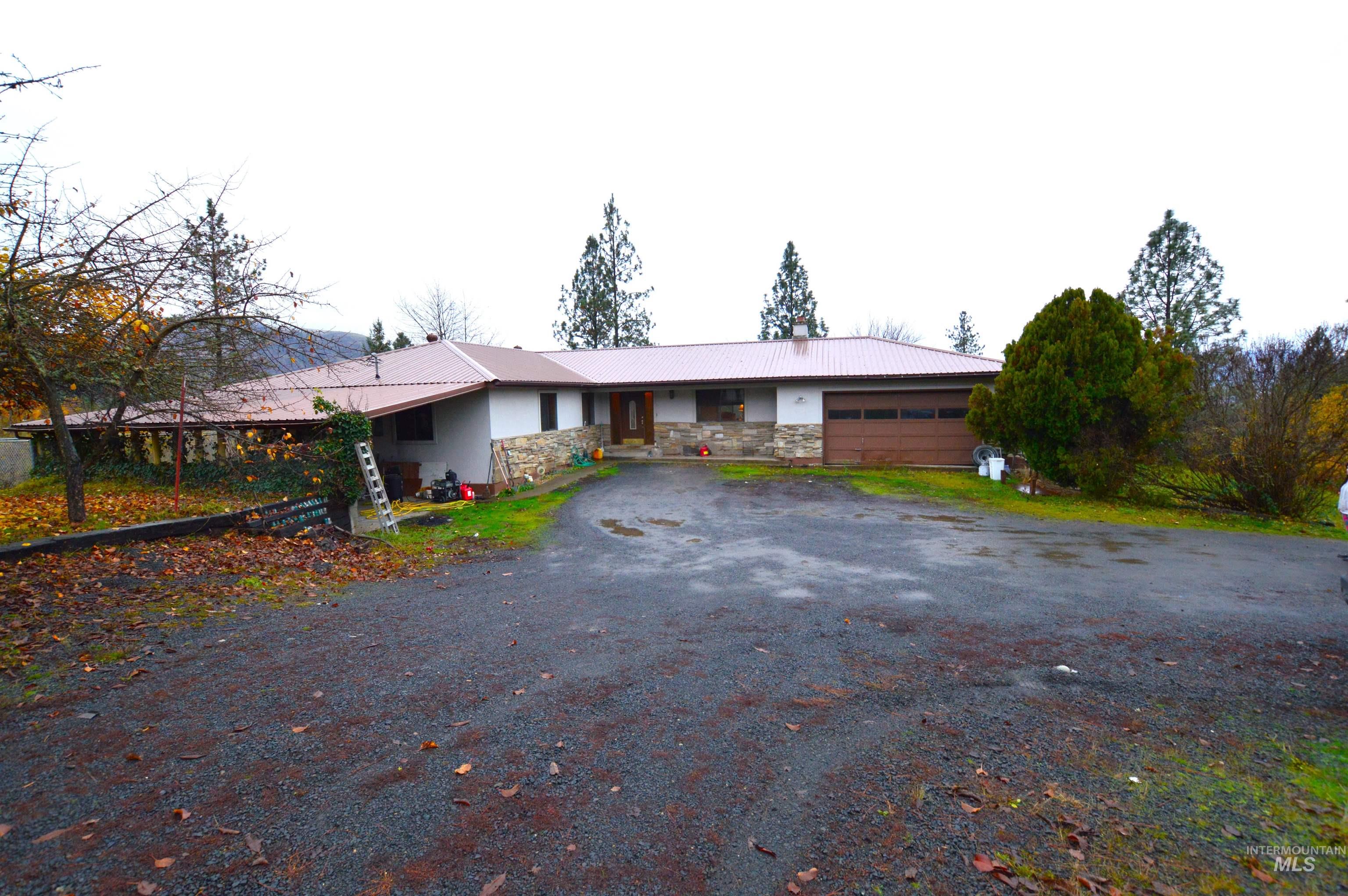 148 Linder Ln Property Photo 1