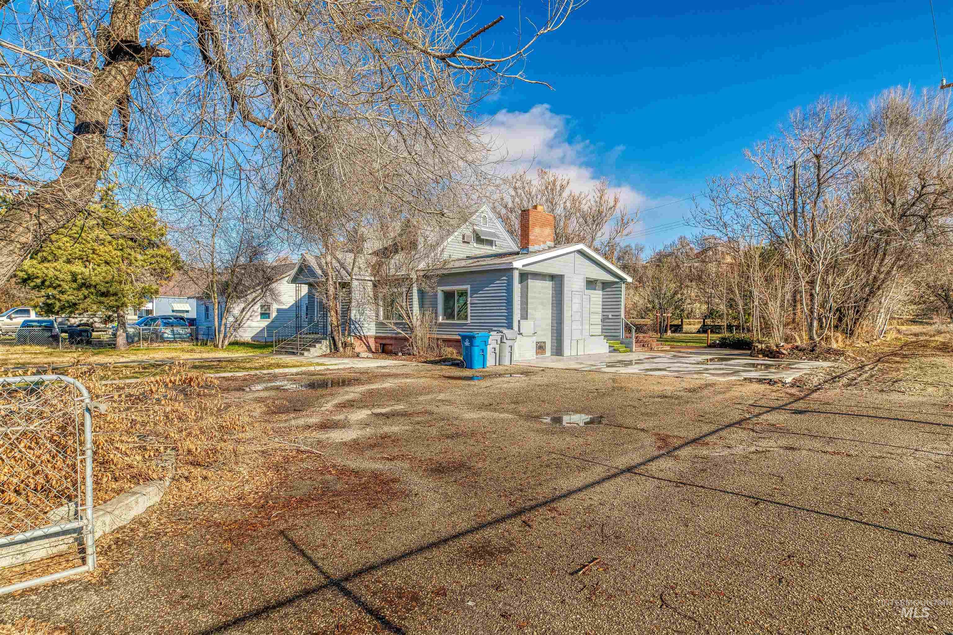 904 N Illinois Property Photo 4