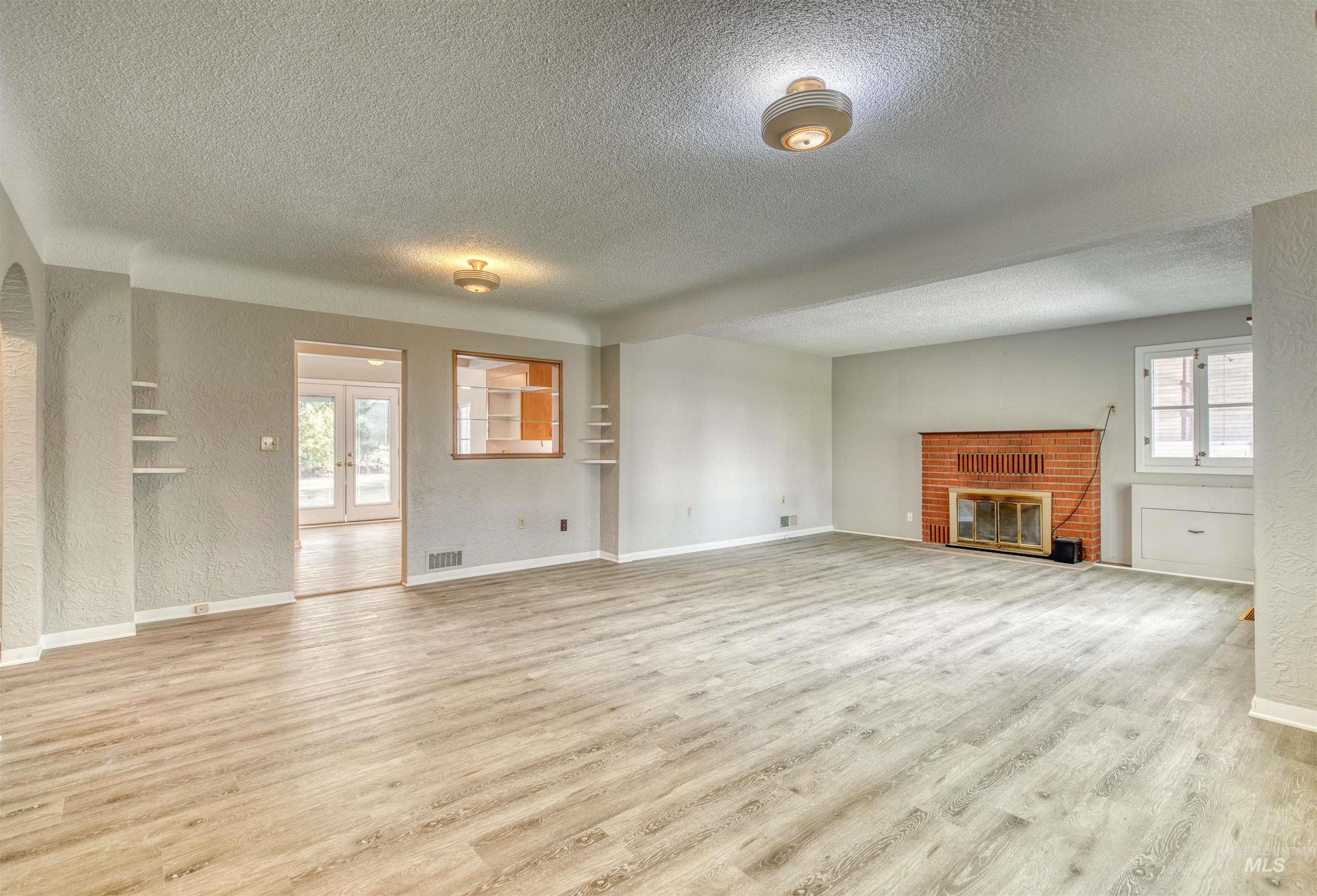 904 N Illinois Property Photo 17