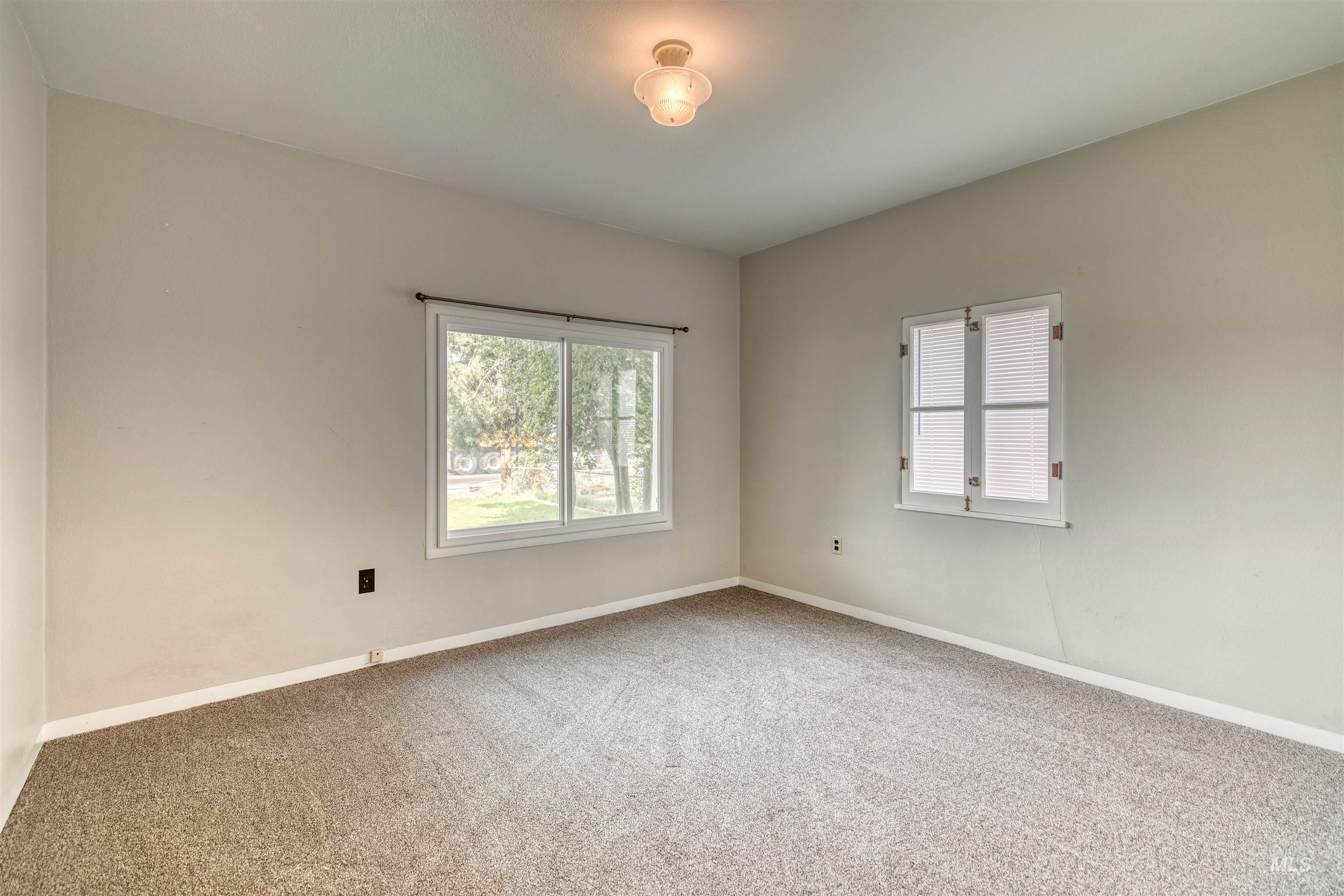 904 N Illinois Property Photo 30