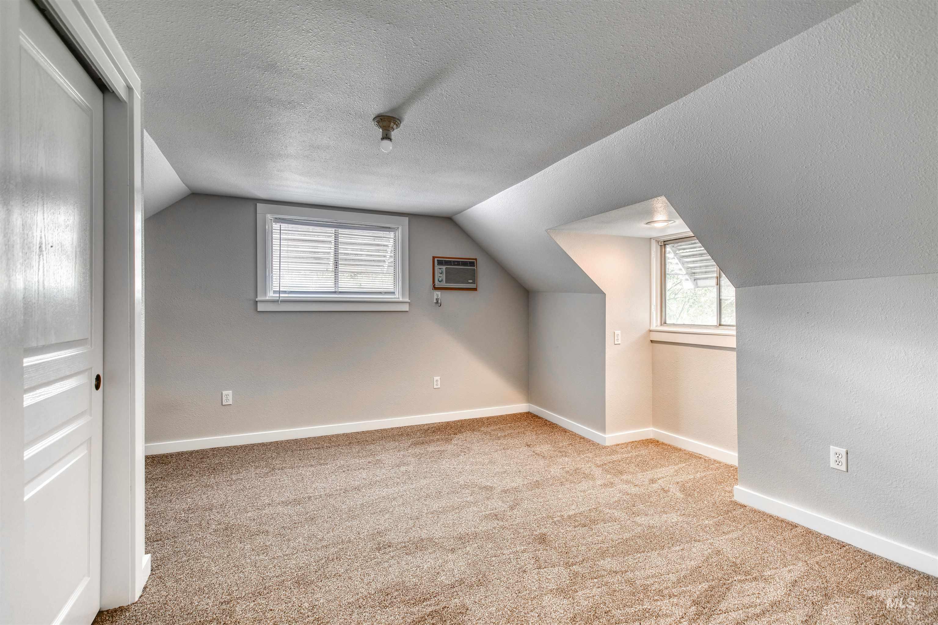 904 N Illinois Property Photo 36