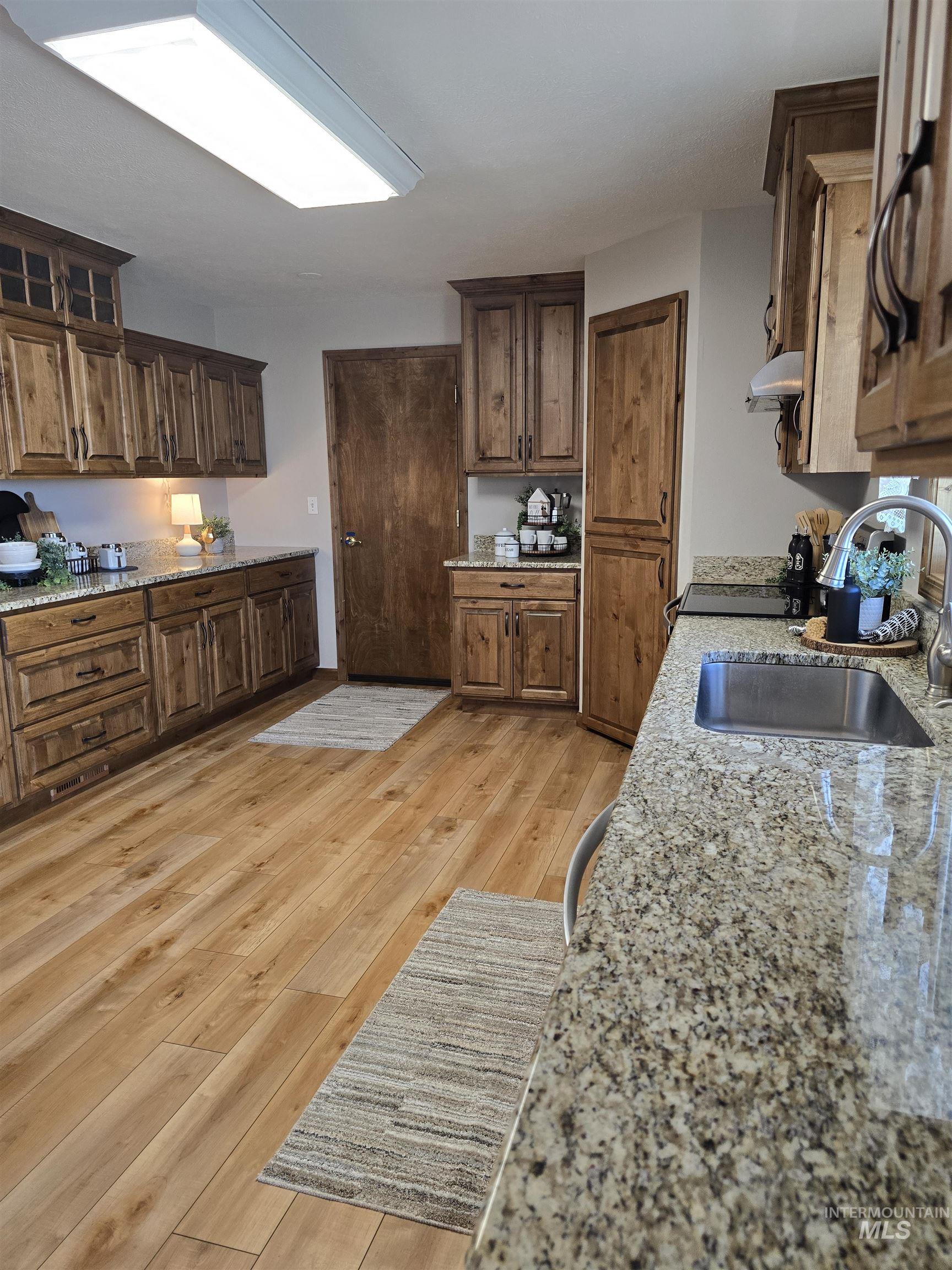 524 N Val Verde Property Photo 4