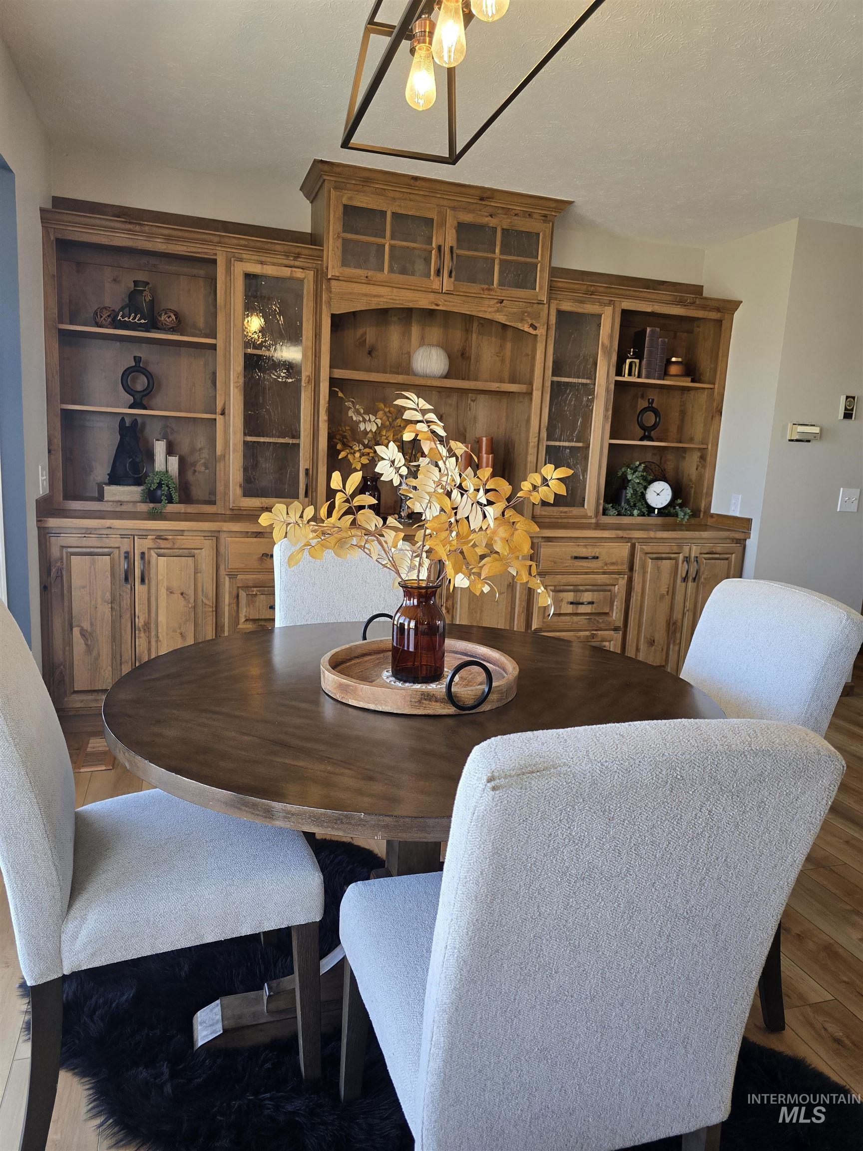 524 N Val Verde Property Photo 6