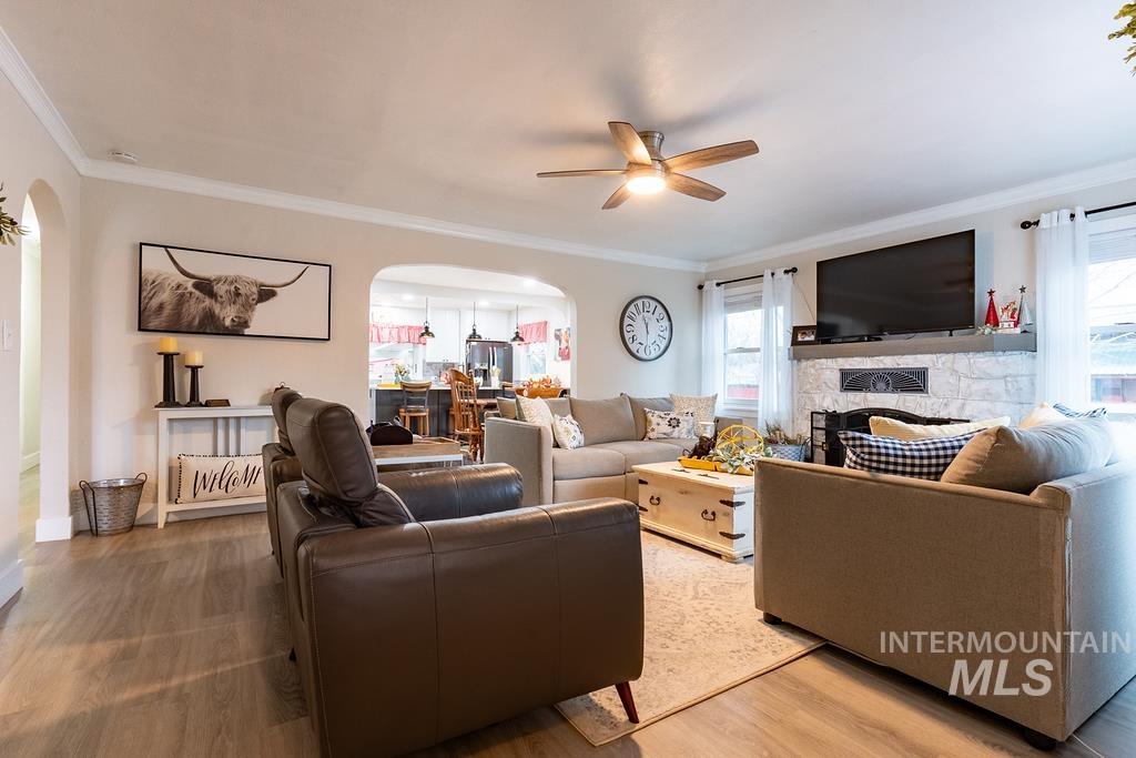 1302 1st Avenue South Property Photo 2